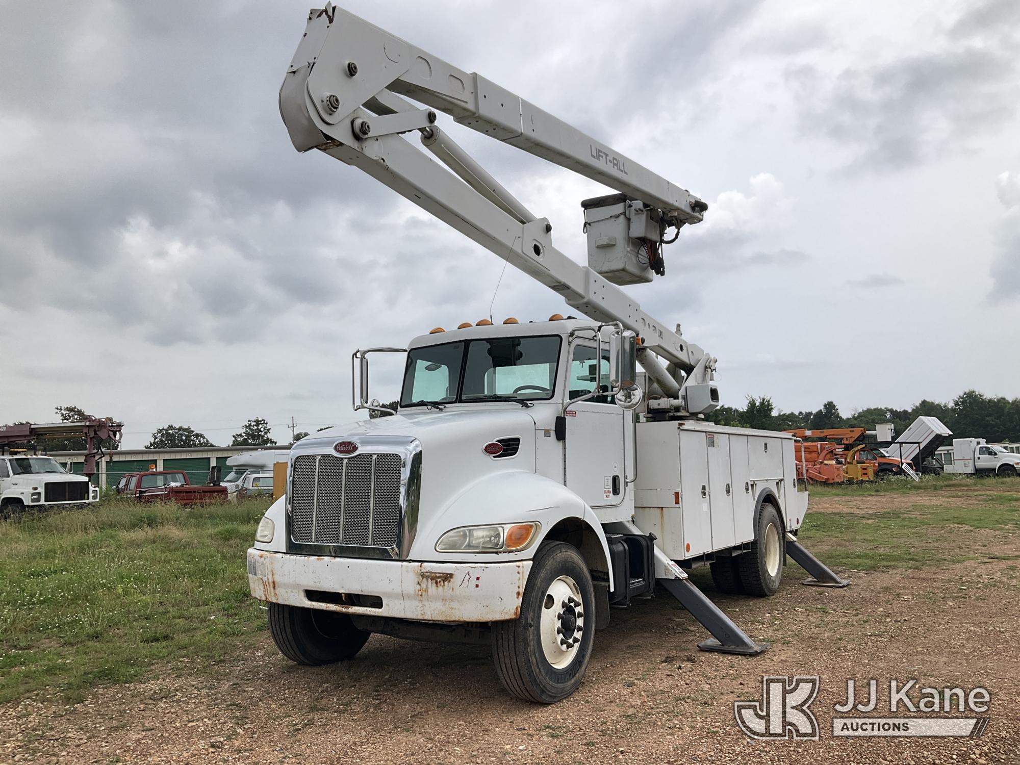 2007 Peterbilt 335 in Joplin, MO