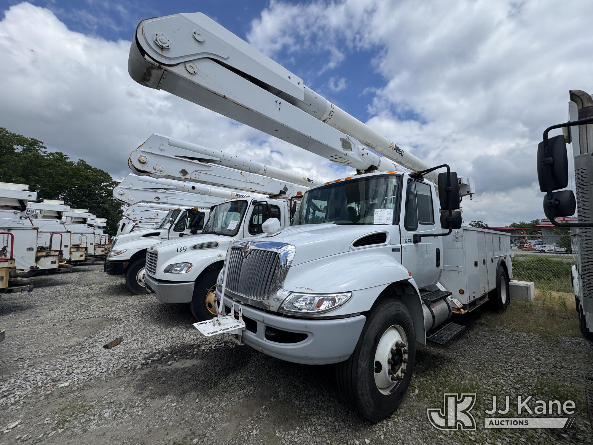 2012 INTERNATIONAL DuraStar 4300 in Shrewsbury, MA