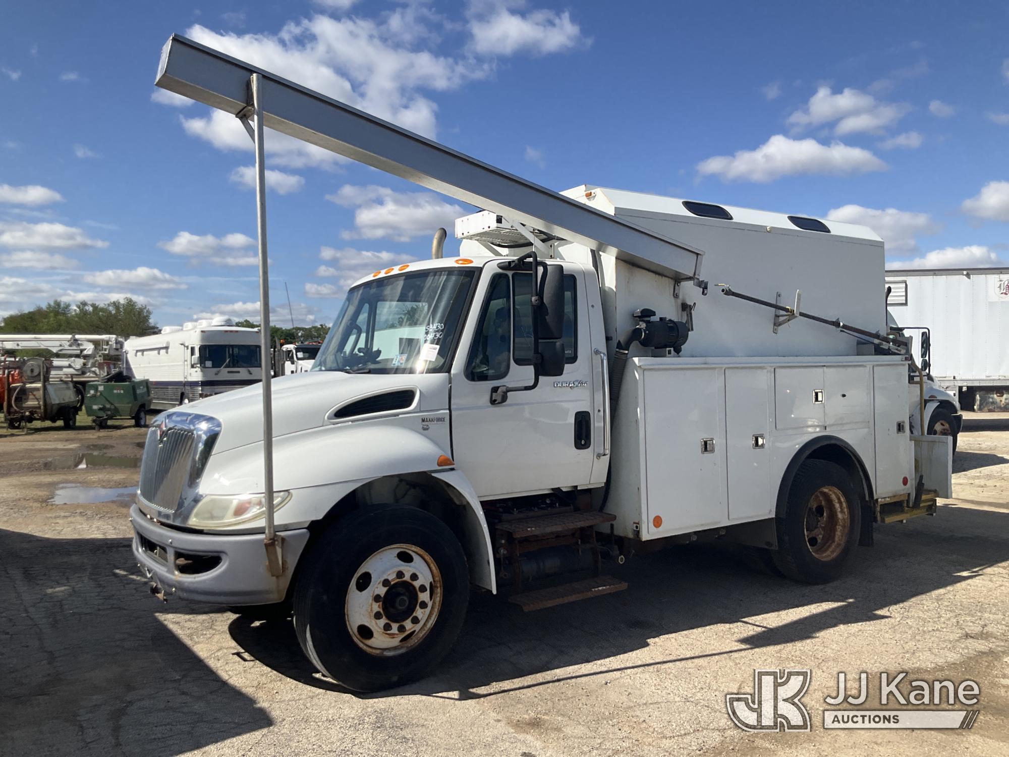 2014 International 4300 in South Beloit, IL