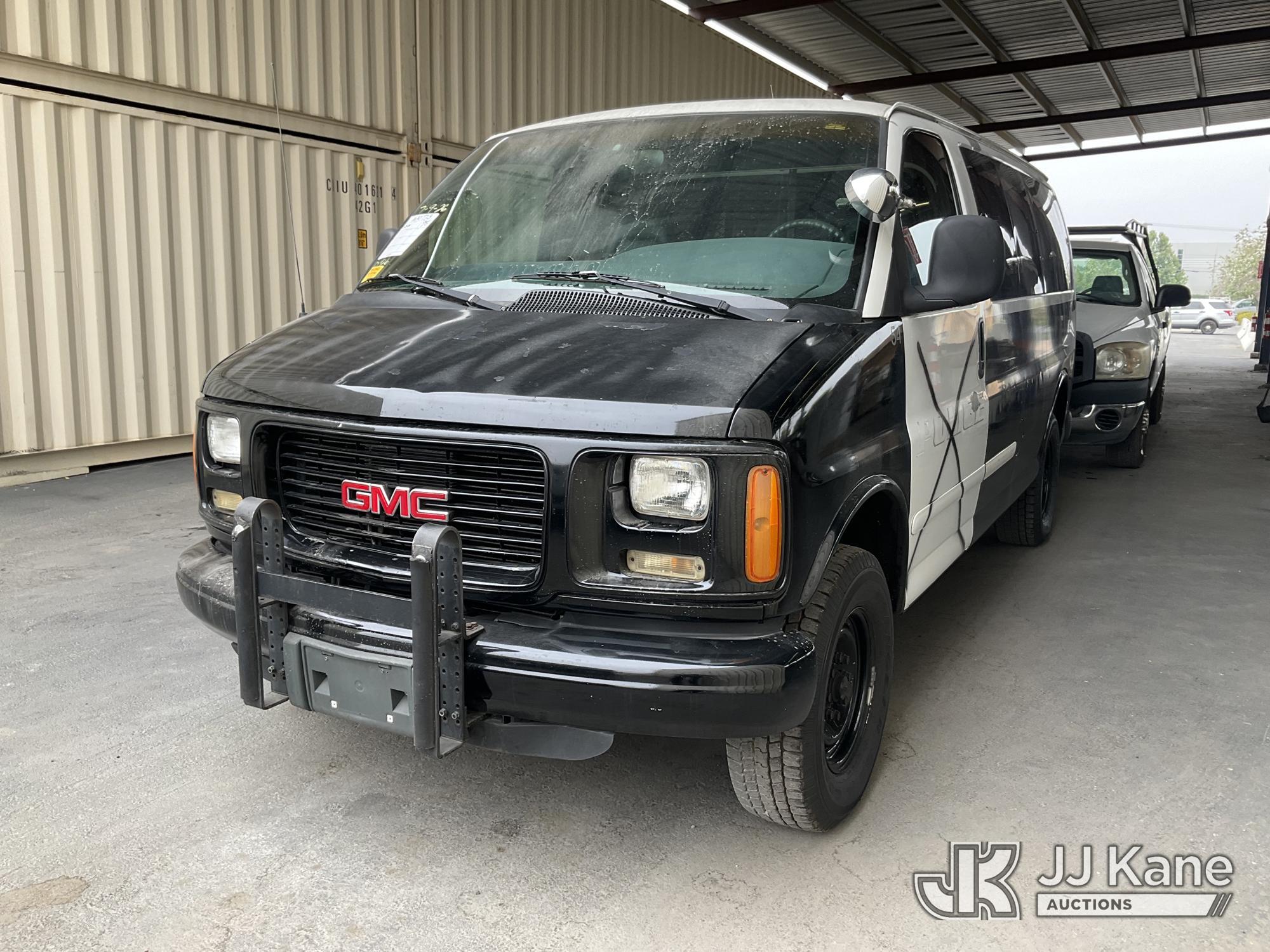 1998 GMC SAVANA in Jurupa Valley, CA