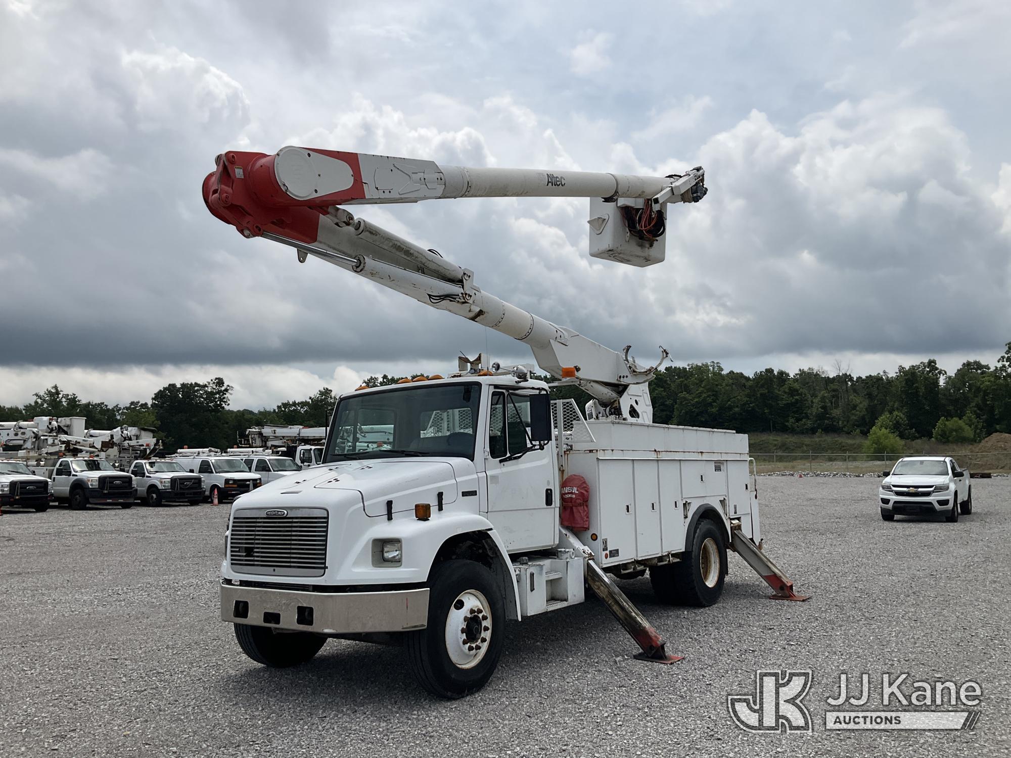 2000 FREIGHTLINER FL70 in Verona, KY