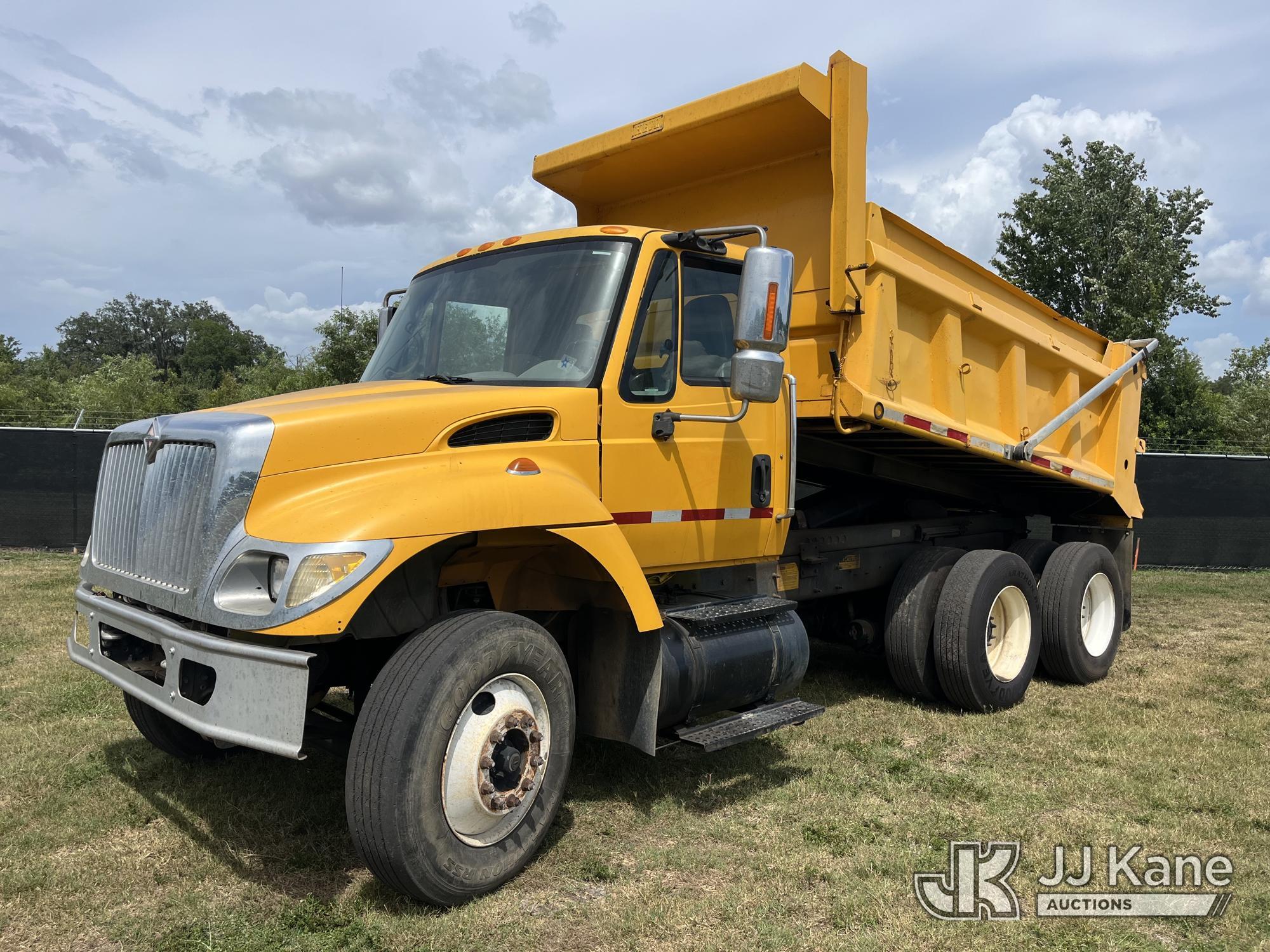2003 International 7400 in Thonotosassa, FL