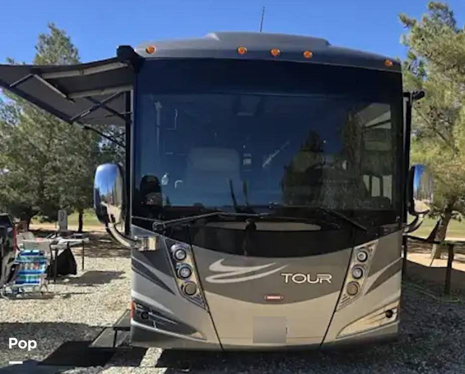 2011 Winnebago Tour 40CD in victorville CA