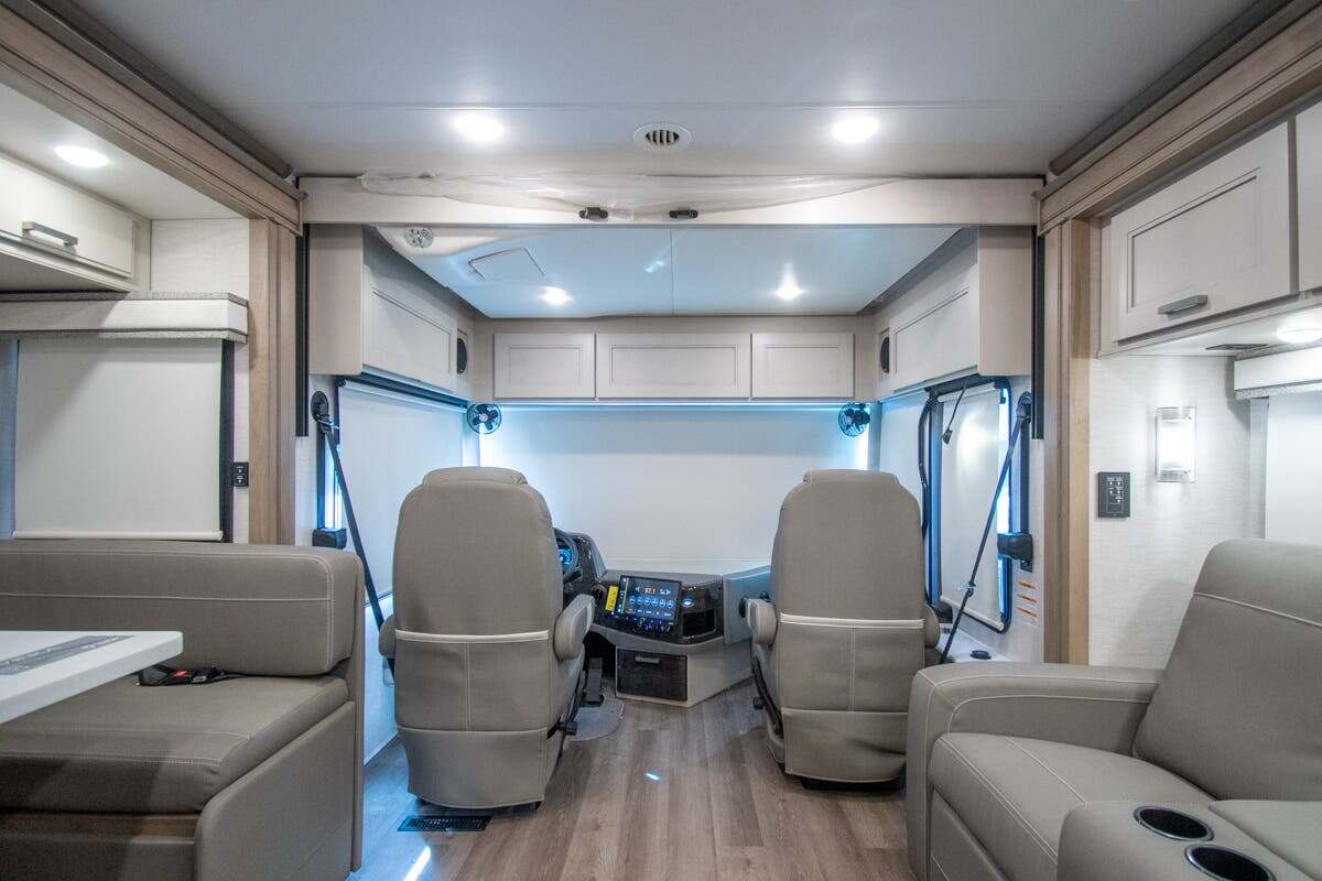 2026 Thor Motor Coach Riviera 34SD in alvarado TX