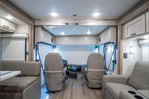 2026 Thor Motor Coach Riviera 34SD in alvarado TX