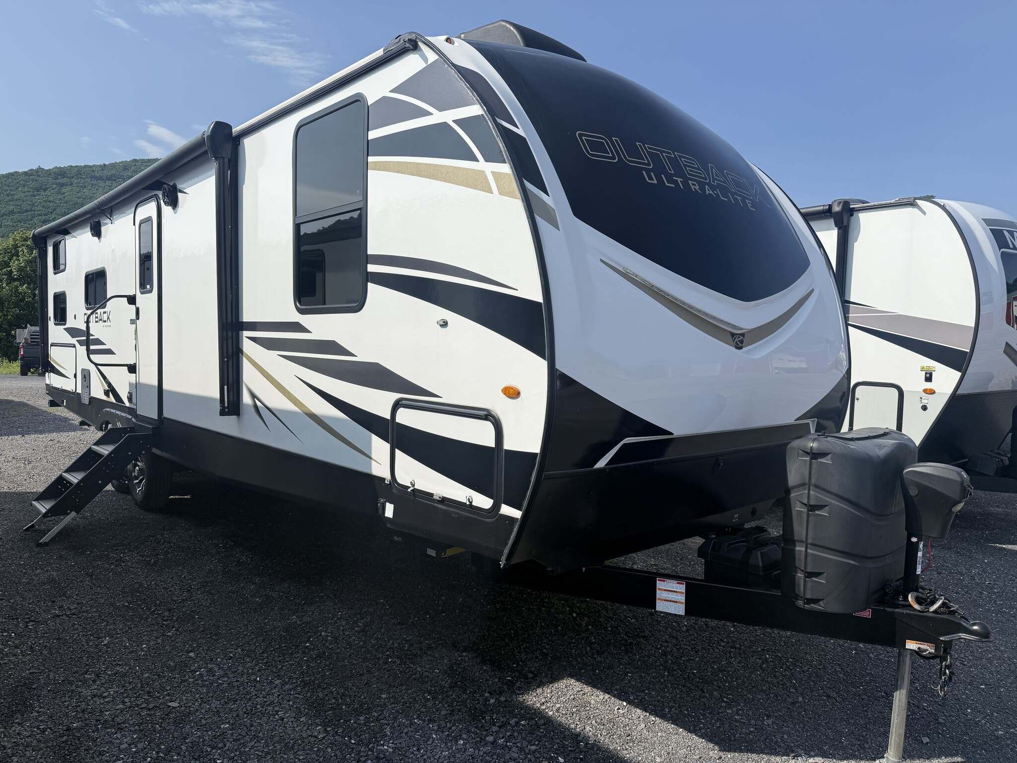 2022 Keystone Outback Ultra-Lite 302UBH in mill hall PA