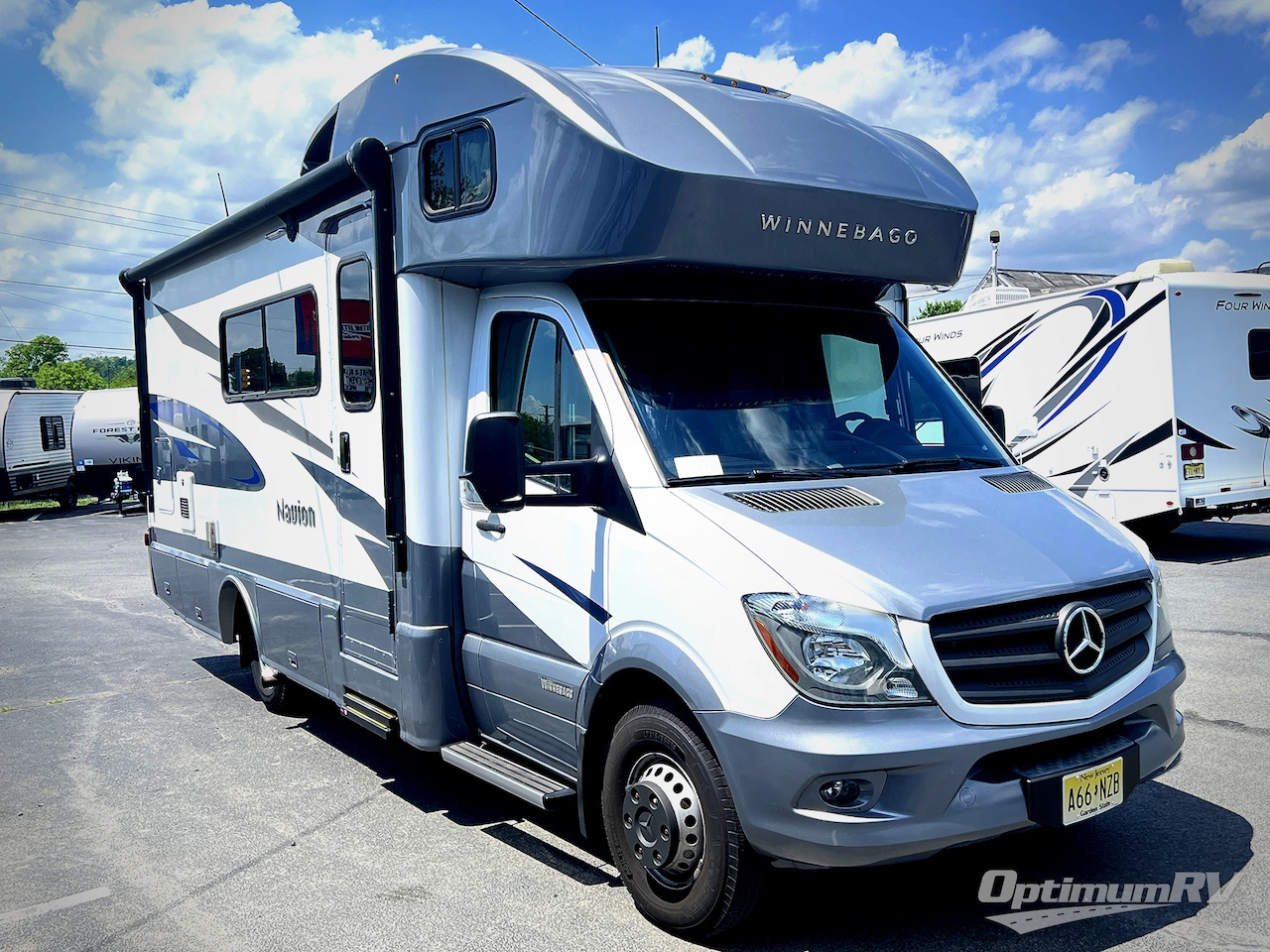 2018 Winnebago Navion 24D RV