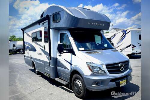 2018 Winnebago Navion 24D in pottstown PA