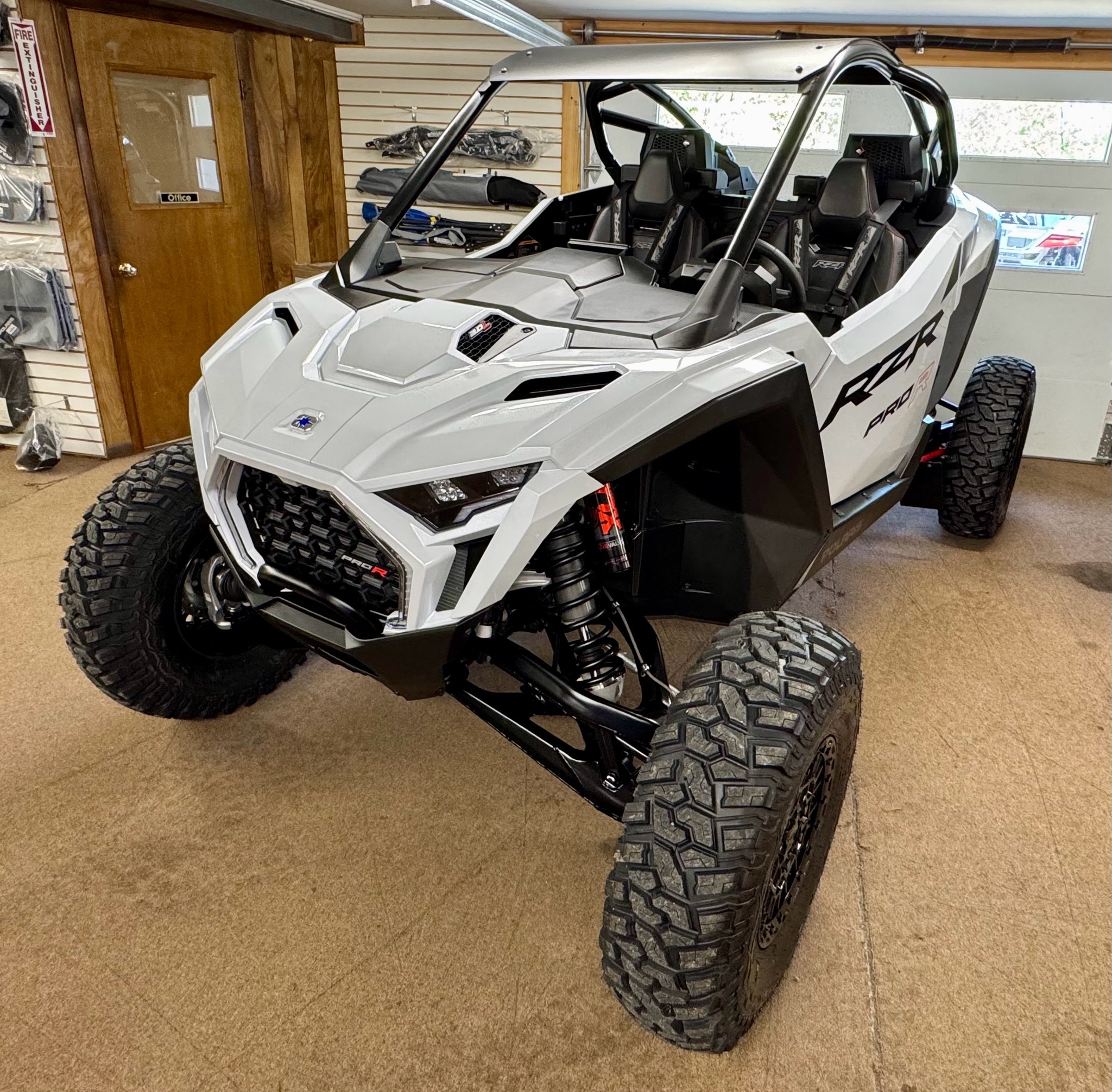 2026 Polaris RZR Pro R Ultimate in mars PA