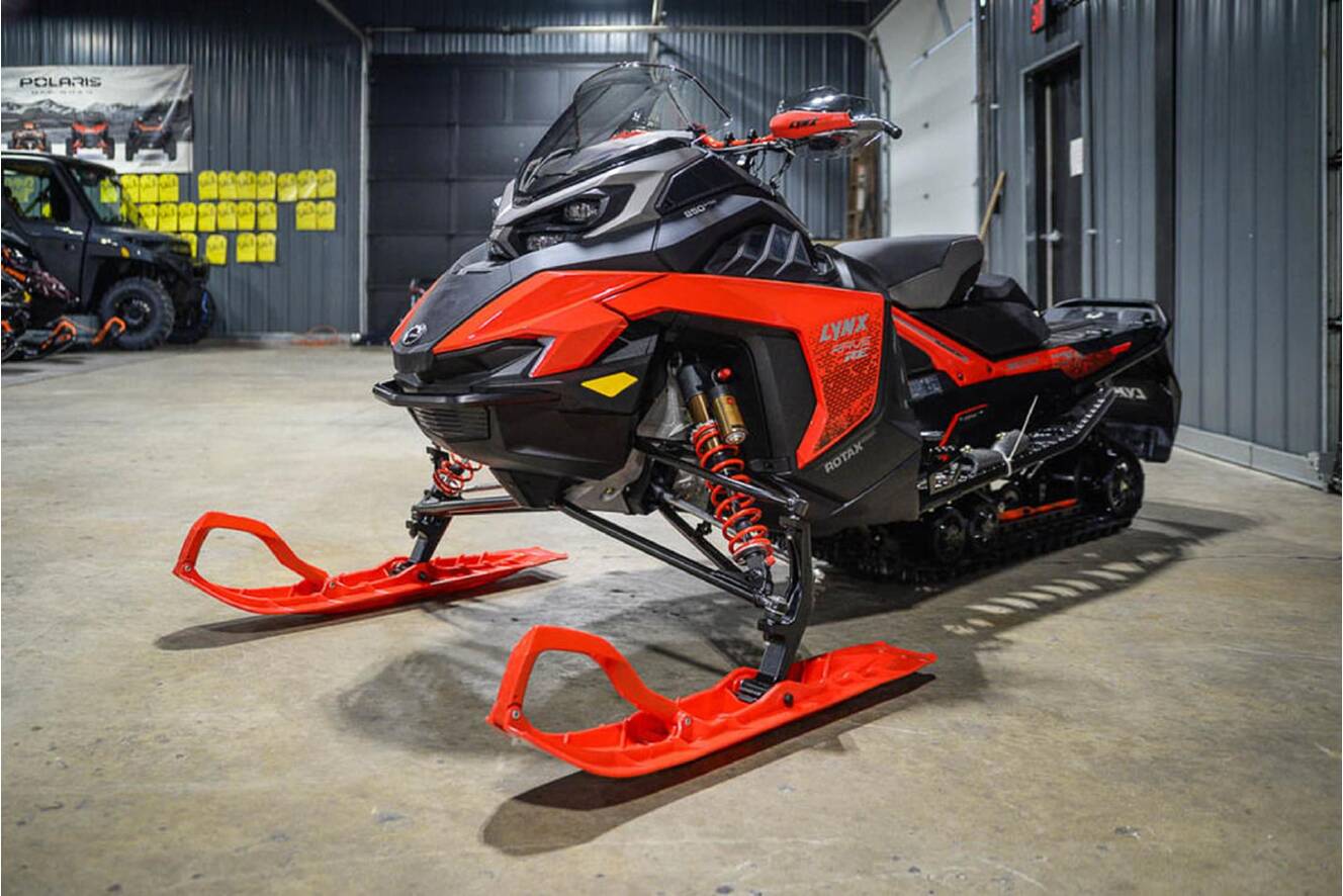 A photo of this 2026 Lynx Rave RE 850 E-TEC Ice Ripper XT 1.5 M.S. / E.S. w/ 10.