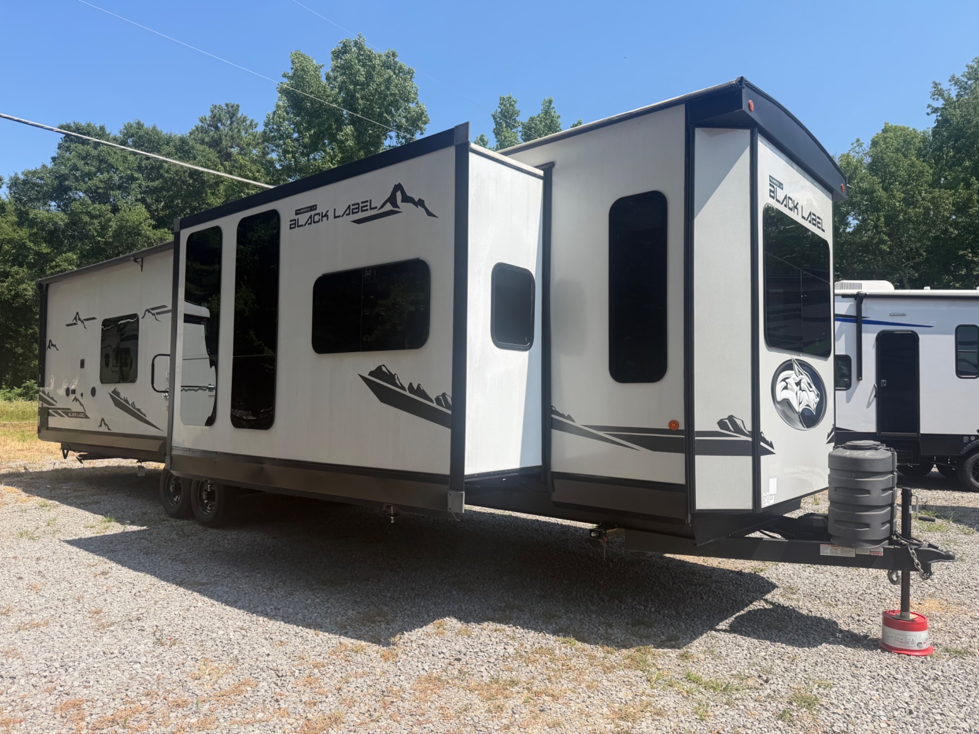 2024 Forest River Cherokee Timberwolf Black Label 39NABL in cullman AL