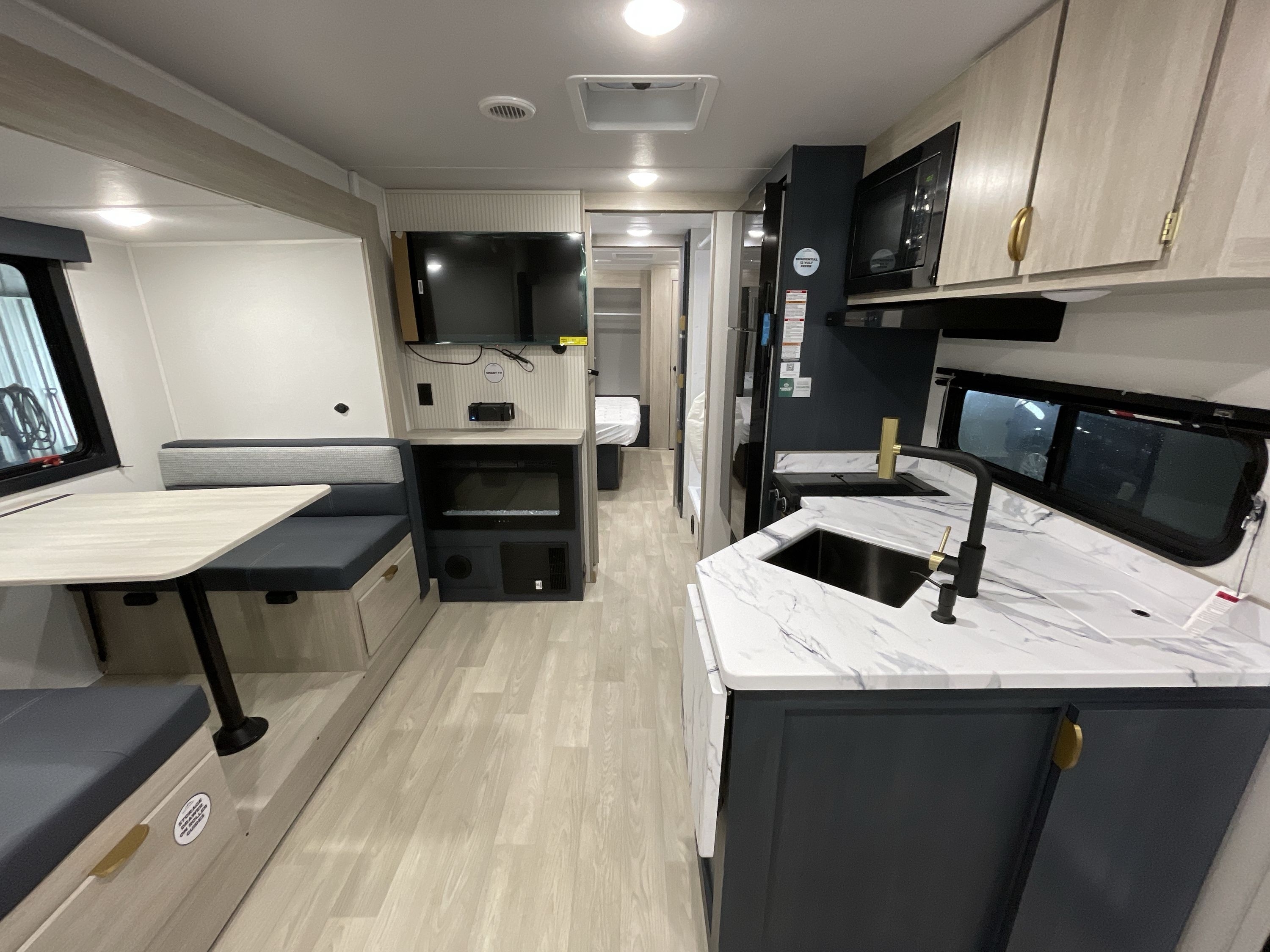 2026 East To West ACCLAIM 2550DS in grand rapids MI