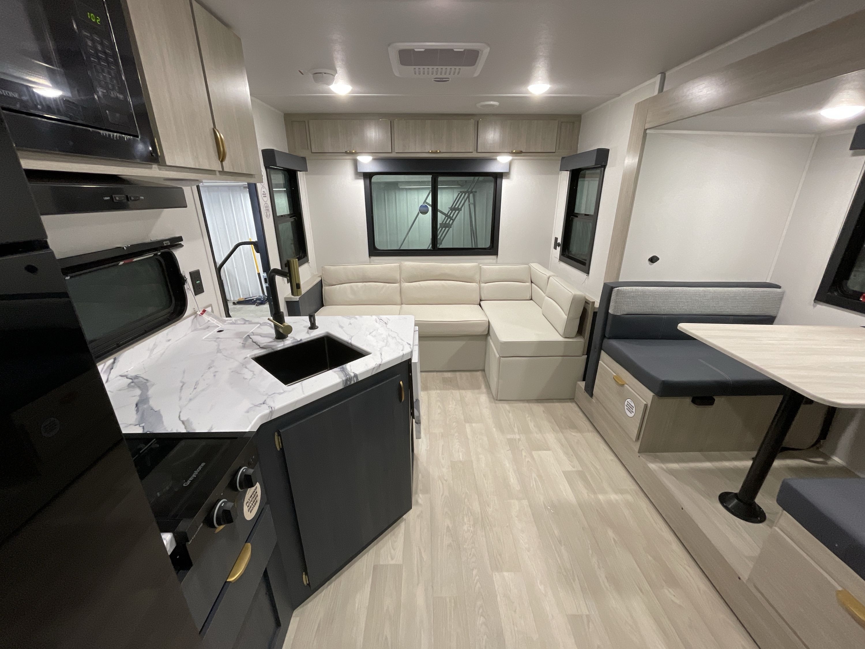 2026 East To West ACCLAIM 2550DS in grand rapids MI