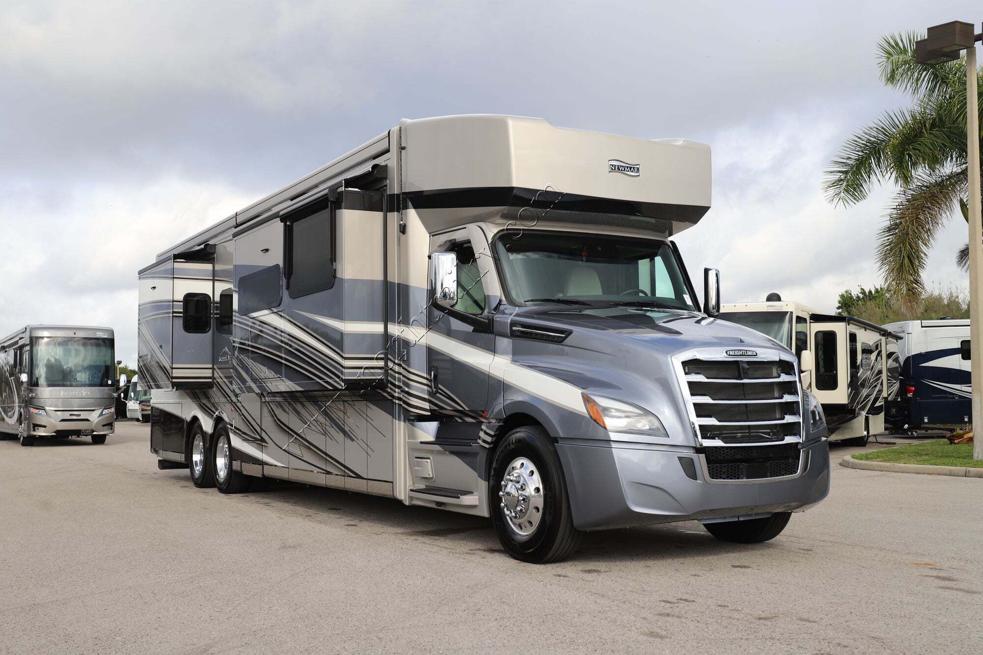 2027 Newmar Summit Aire 4505 in ft. myers FL