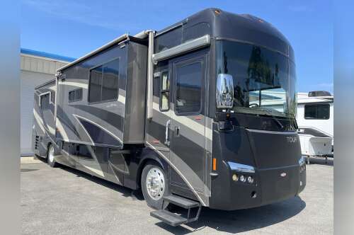 2008 Winnebago TOUR 40KD in midway FL