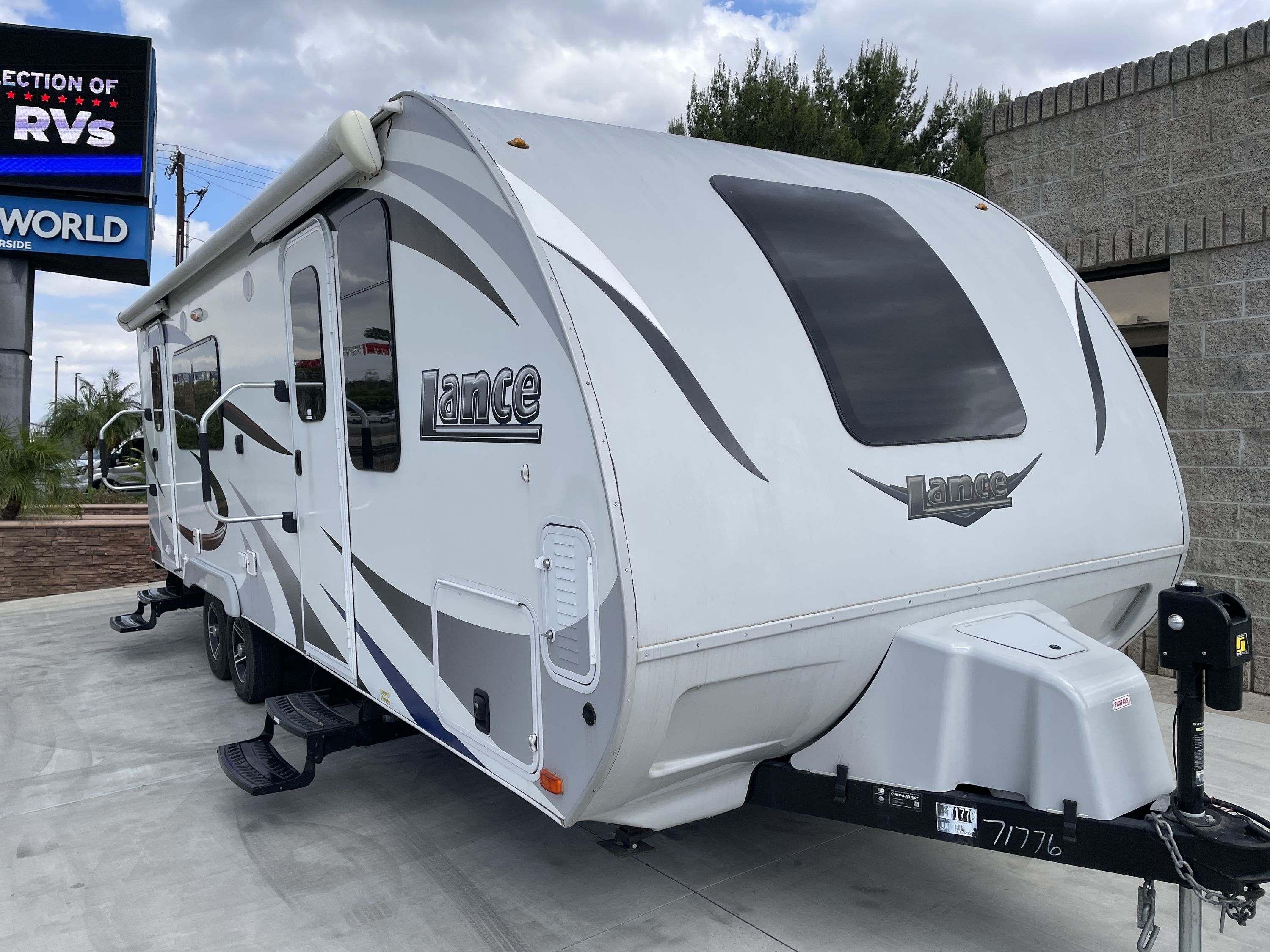 2018 Lance LANCE 2285 in riverside CA