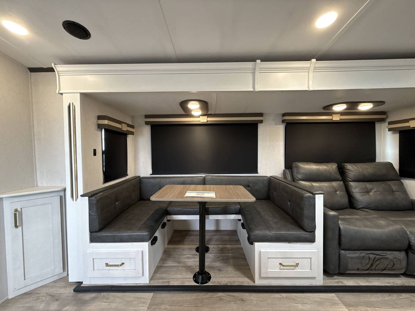 A photo of this 2022 Dutchmen ASTORIA 2703RB