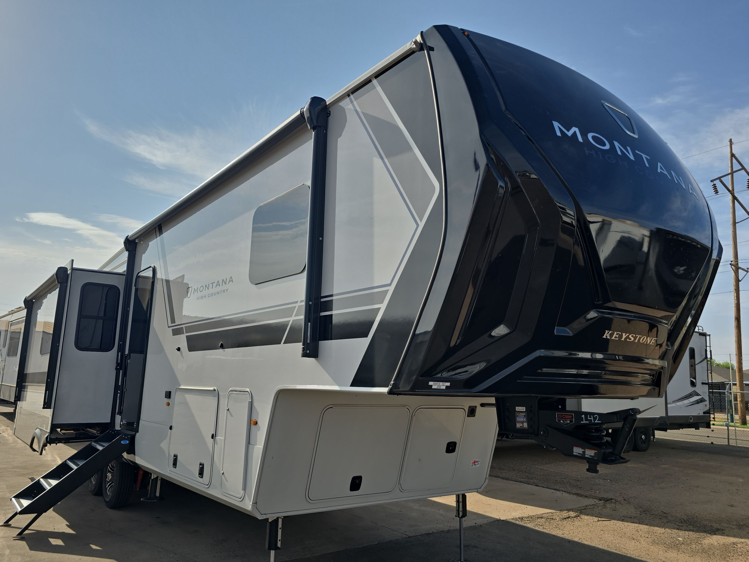 2027 Keystone MONTANA HIGH COUNTRY 300RK in lubbock TX