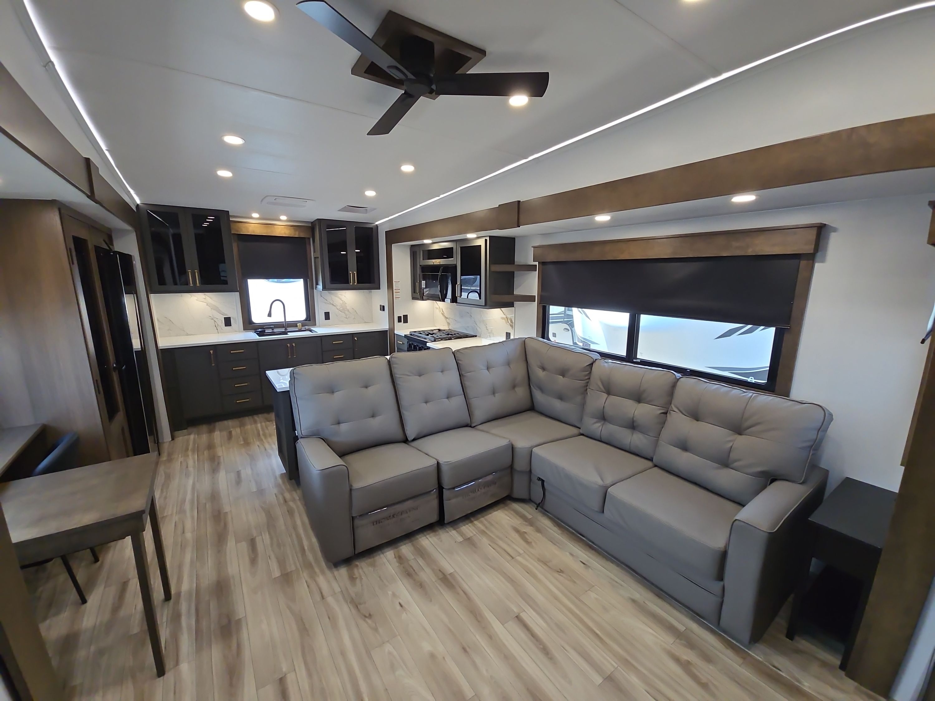 2027 Keystone MONTANA HIGH COUNTRY 300RK in lubbock TX
