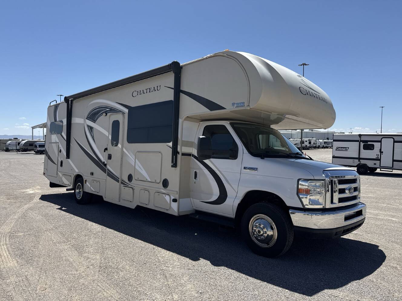 A photo of this 2017 Thor CHATEAU 31W