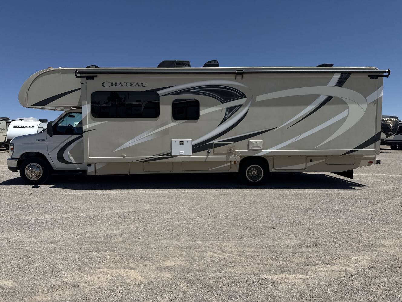 A photo of this 2017 Thor CHATEAU 31W