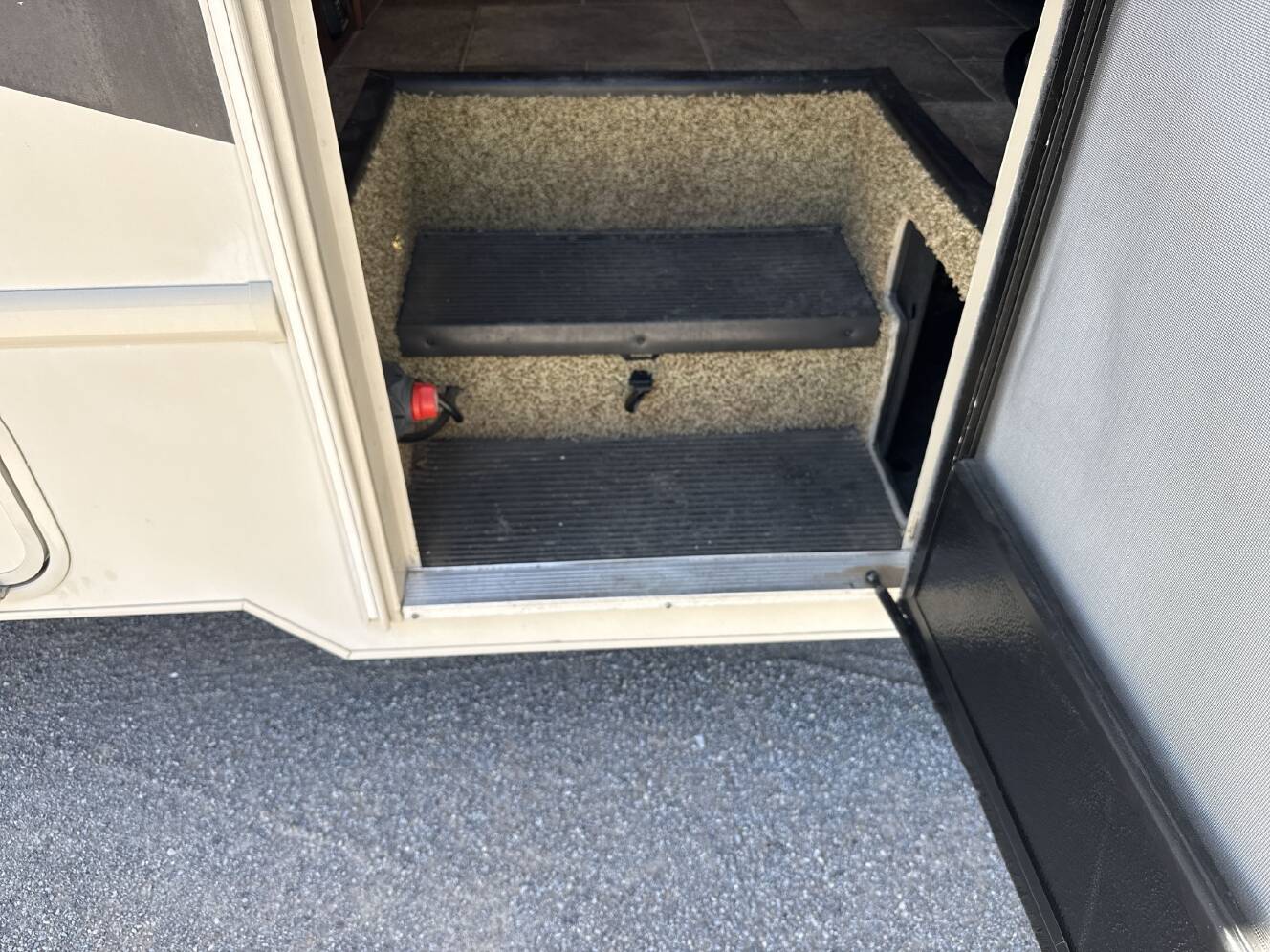 A photo of this 2017 Thor CHATEAU 31W