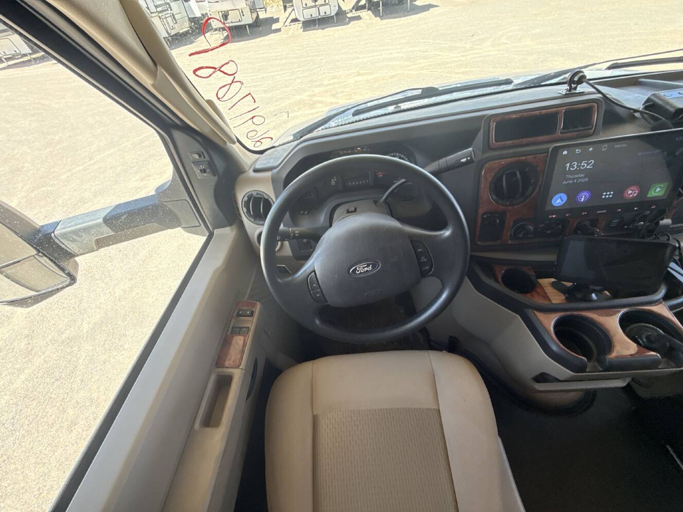 A photo of this 2017 Thor CHATEAU 31W