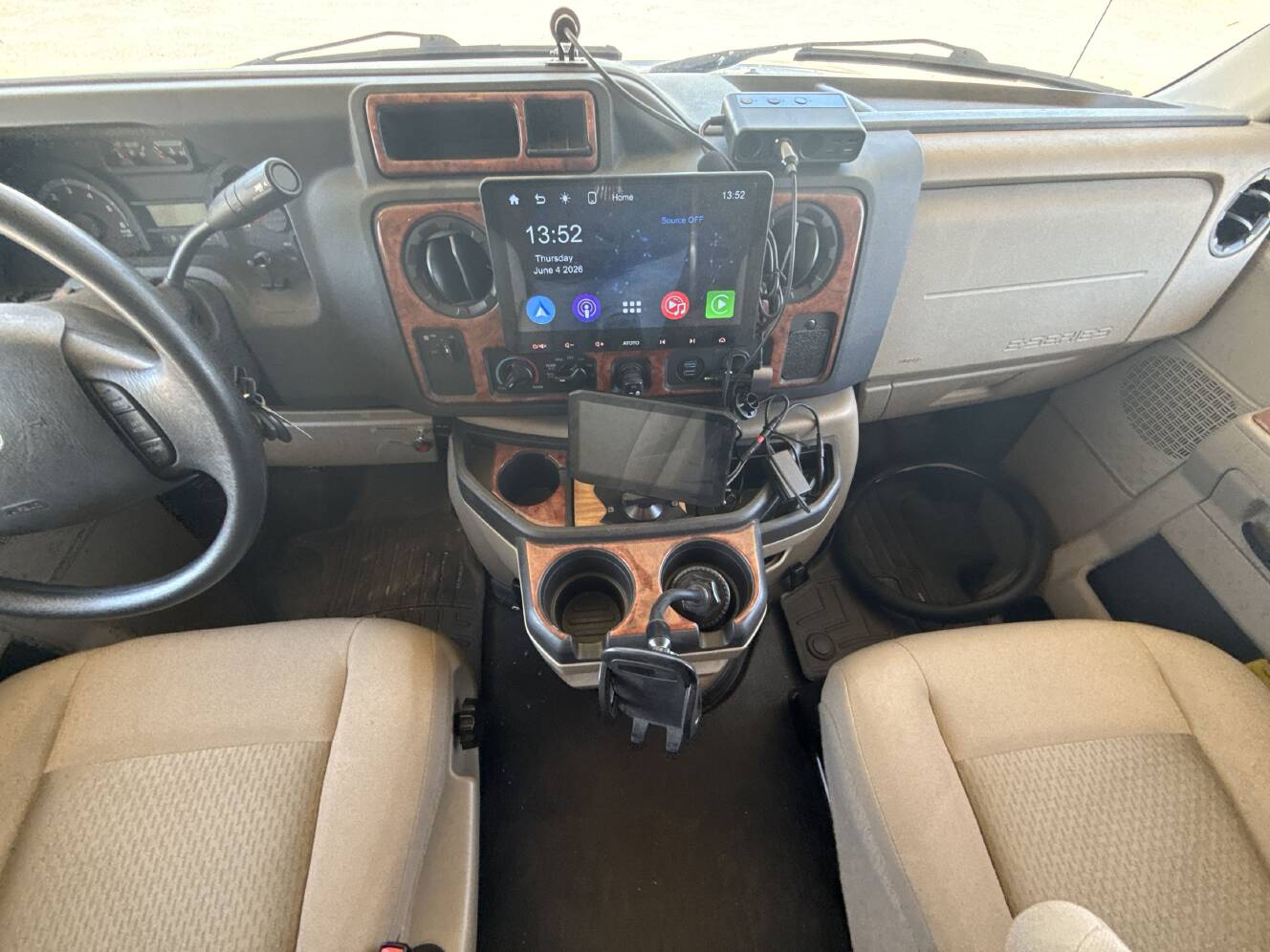 A photo of this 2017 Thor CHATEAU 31W