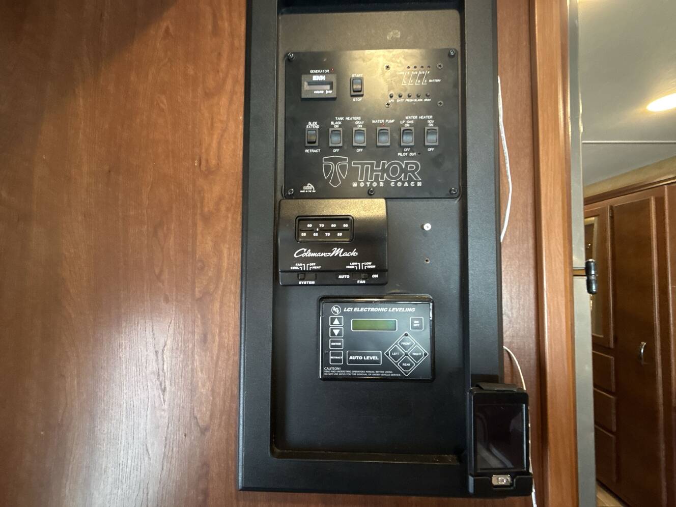 A photo of this 2017 Thor CHATEAU 31W