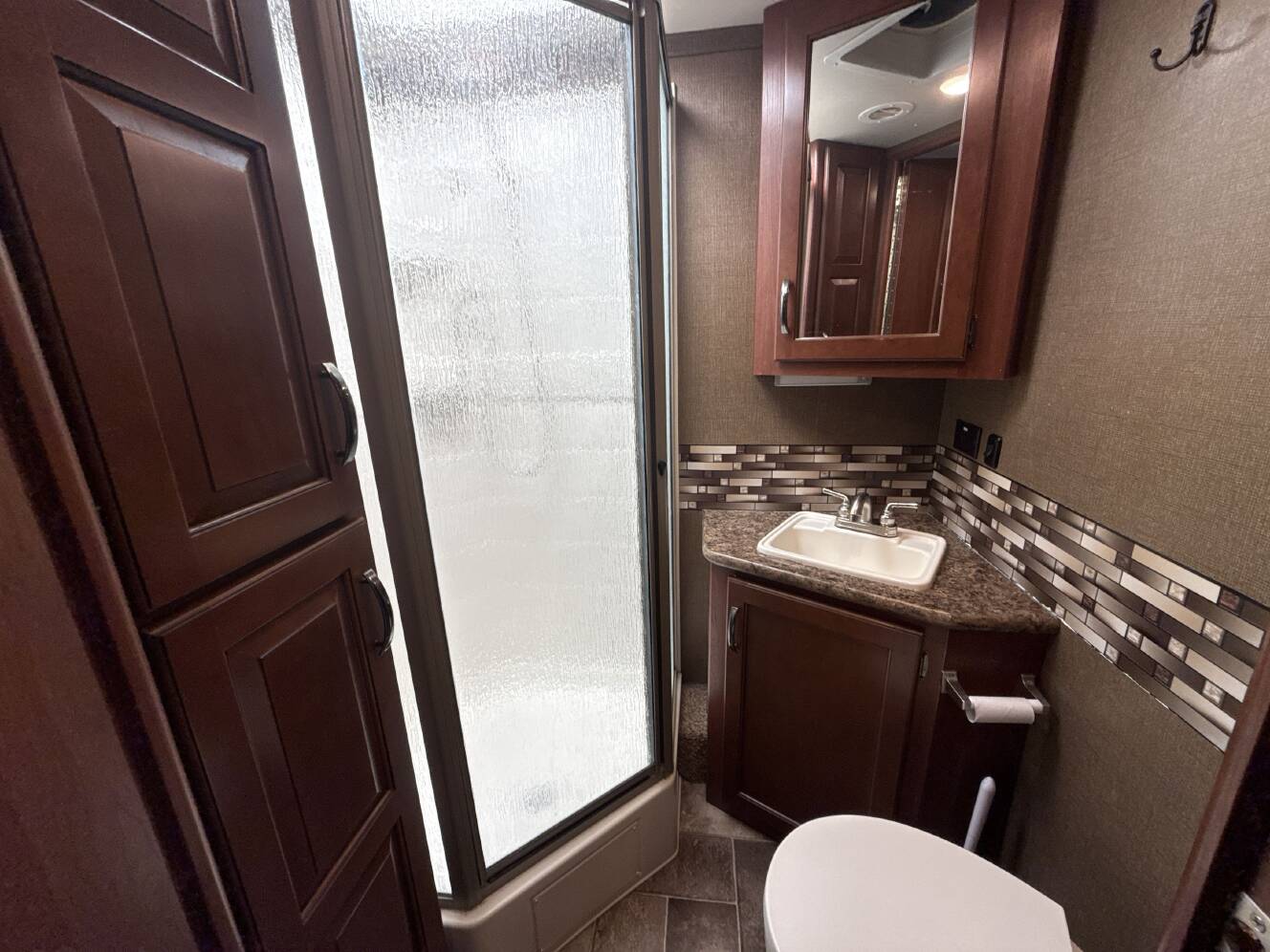 A photo of this 2017 Thor CHATEAU 31W