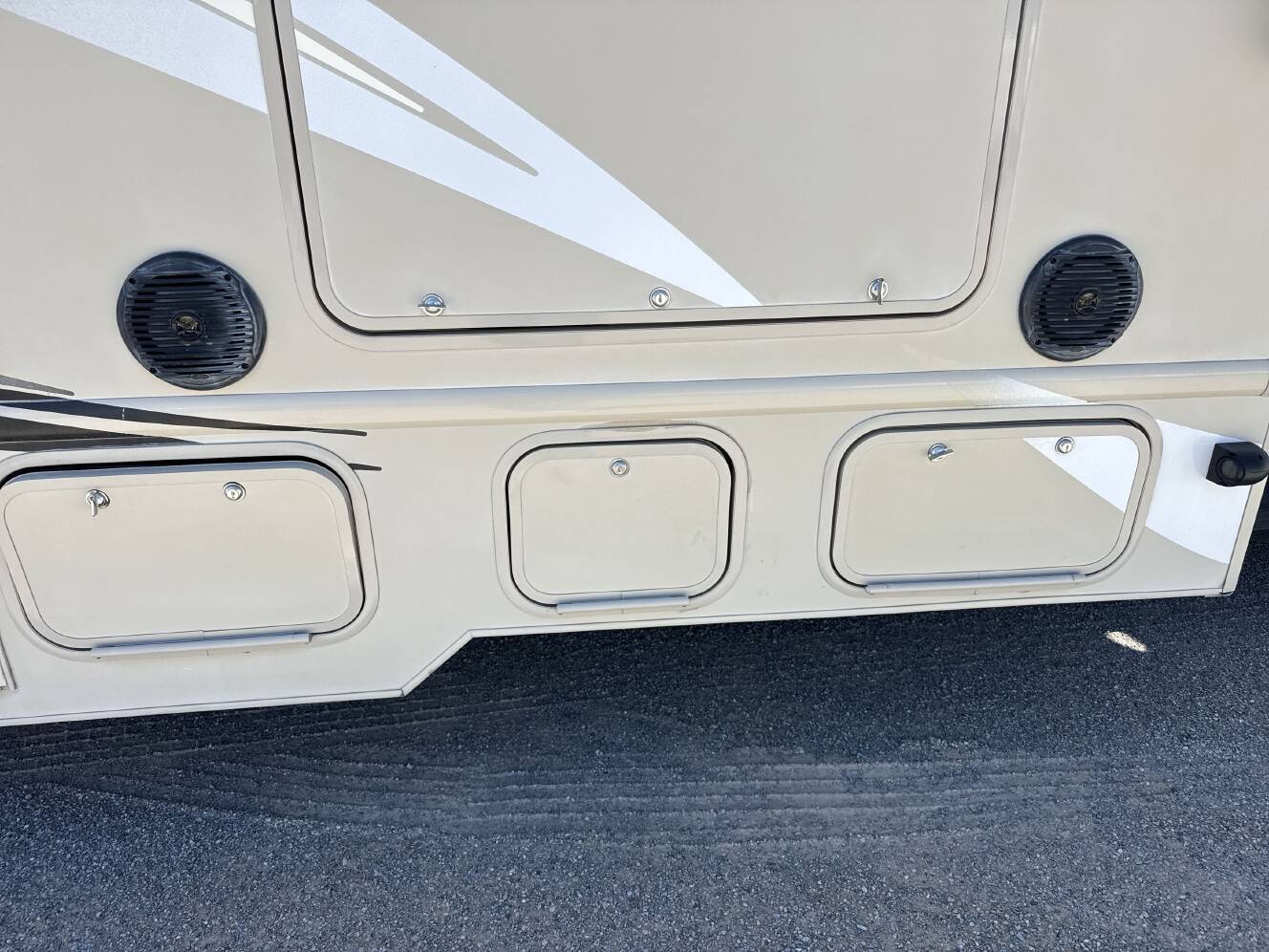 A photo of this 2017 Thor CHATEAU 31W