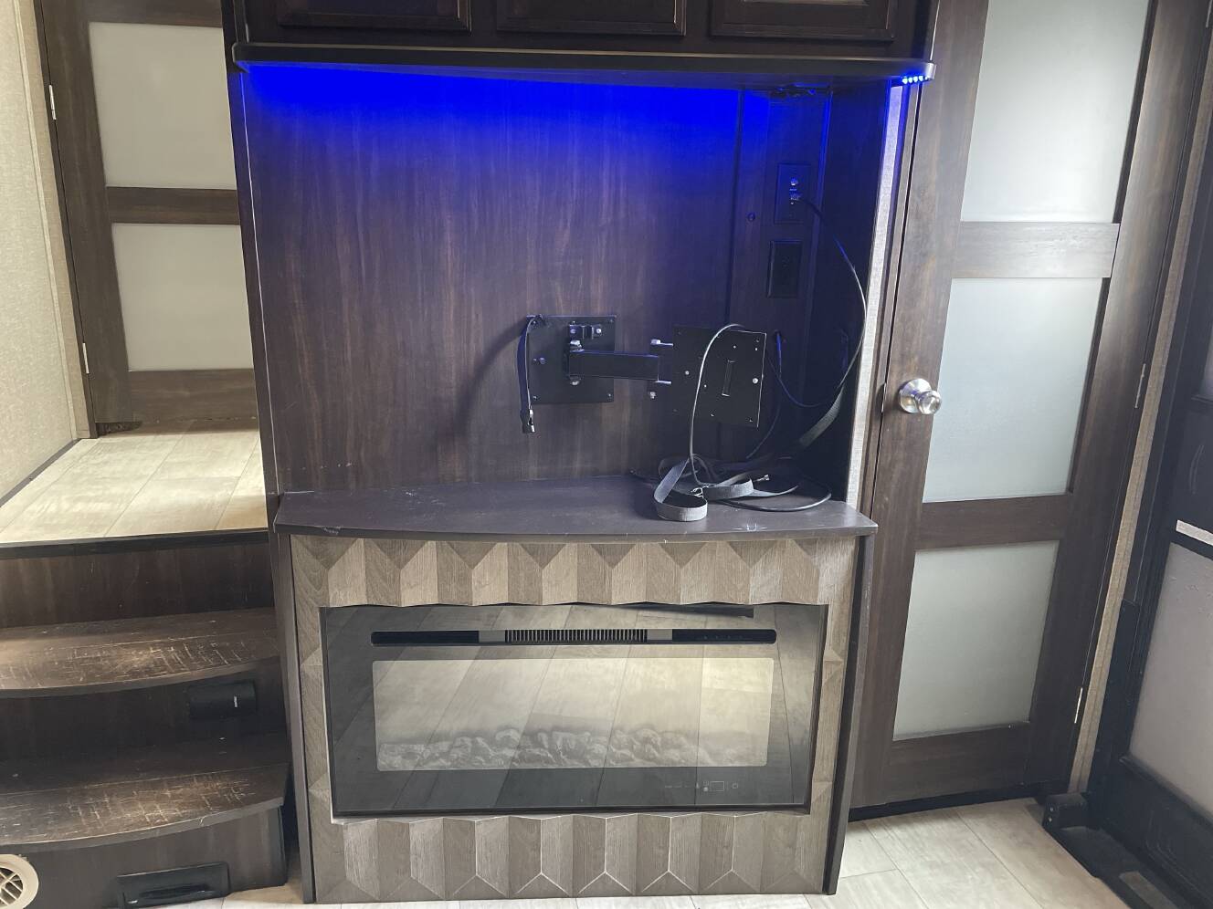 A photo of this 2019 Grand Design MOMENTUM 399TH