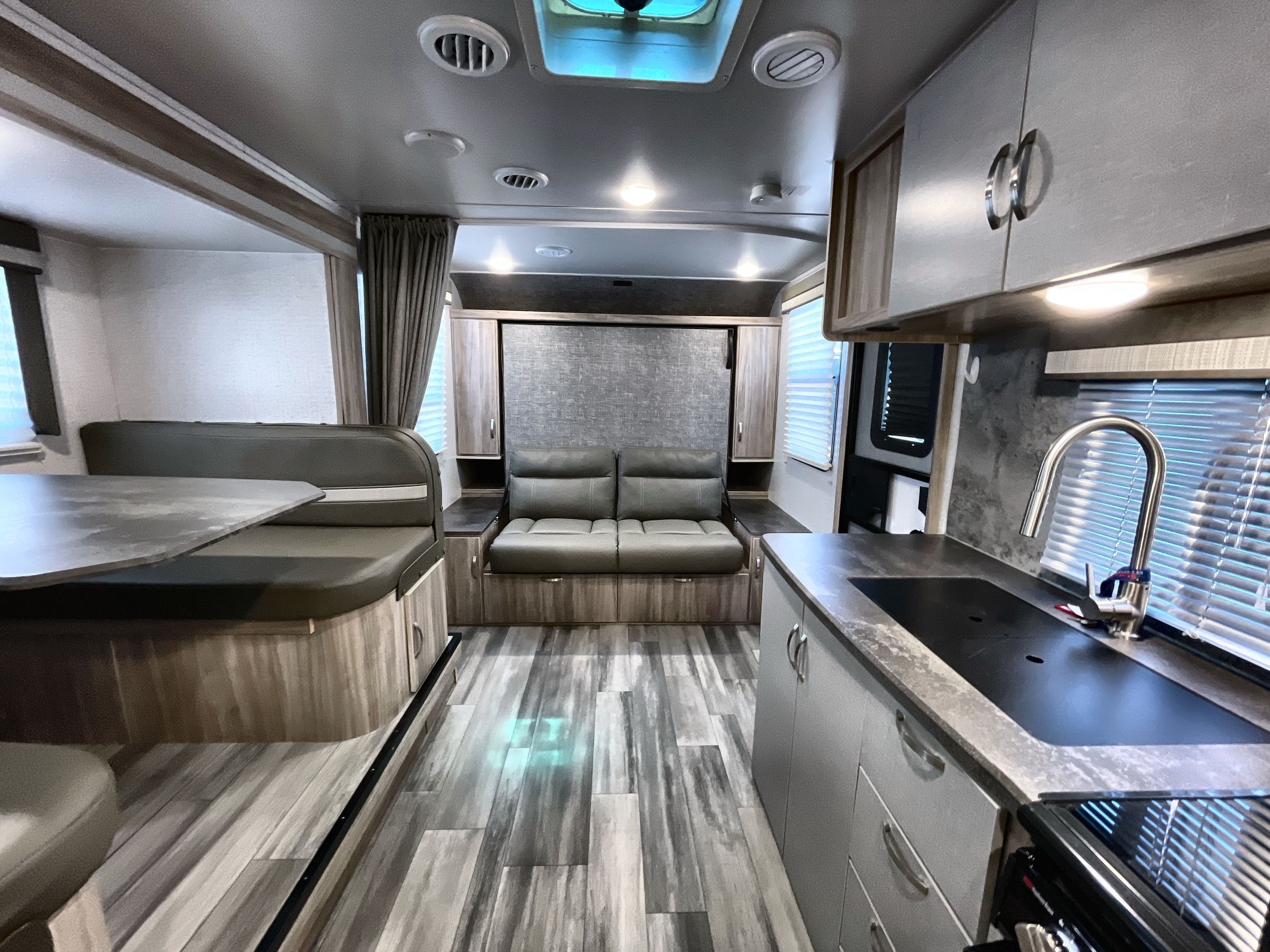 2022 Winnebago MICRO MINNIE 2306BHS in avondale AZ
