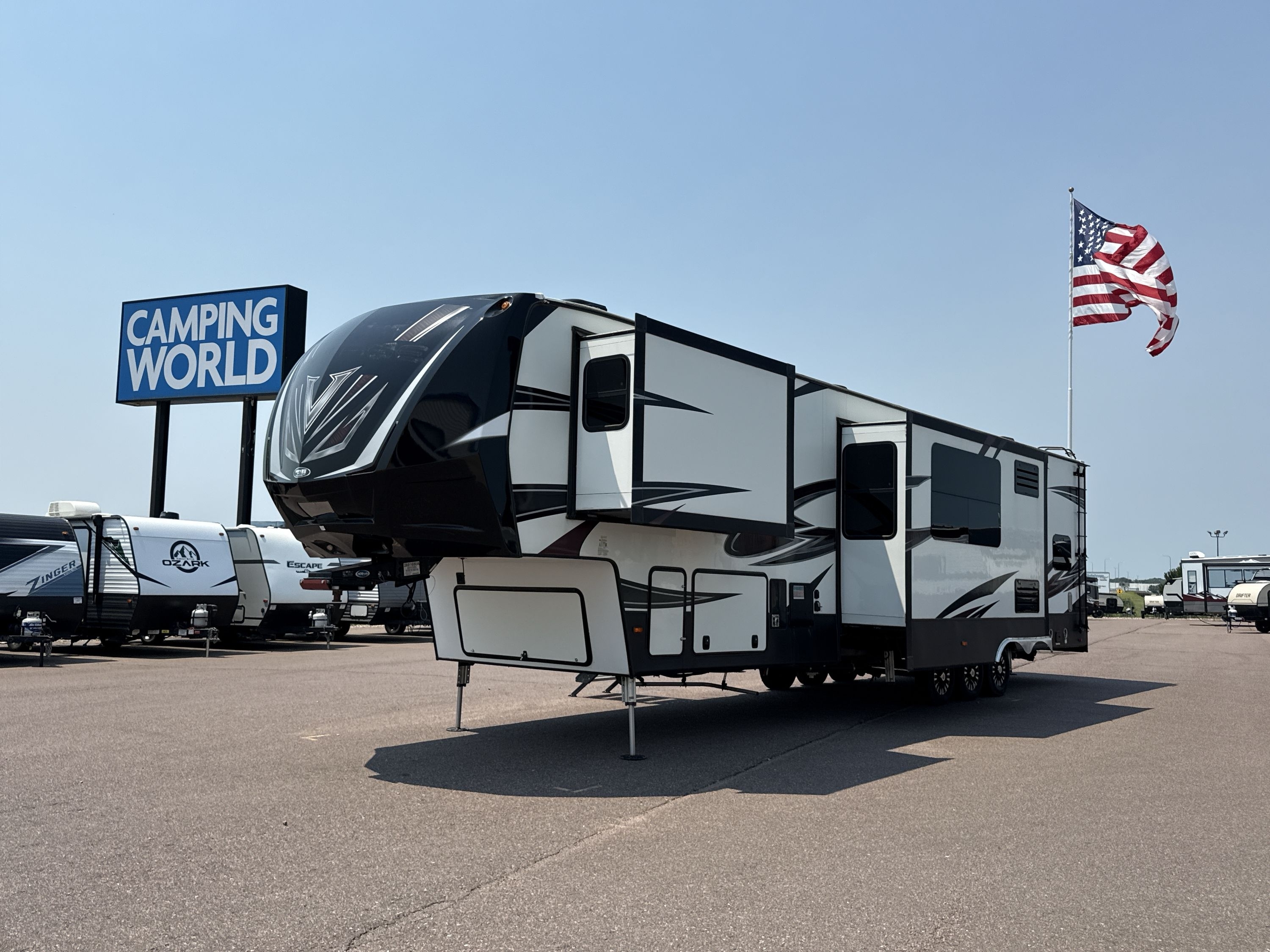 2018 Dutchmen VOLTAGE EPIC SERIES 4150 in sioux falls SD
