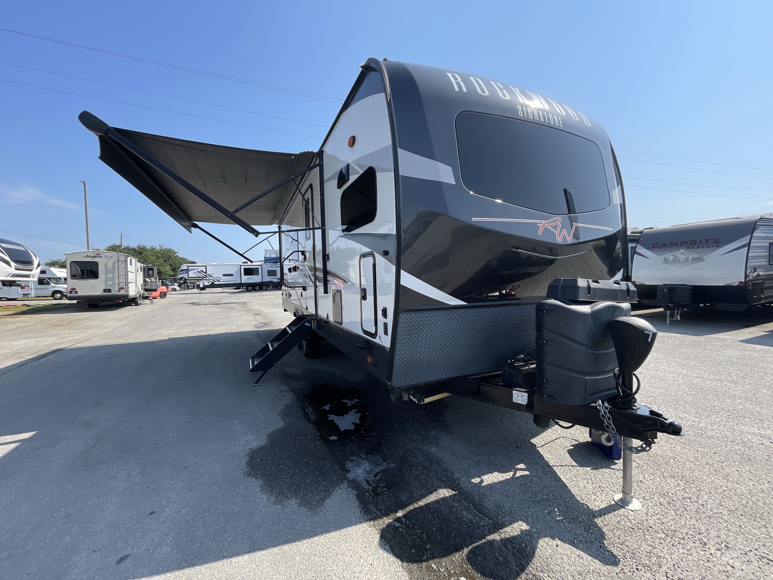 2022 Forest River ROCKWOOD SIGNATURE ULTRA LITE 8263MBR RV