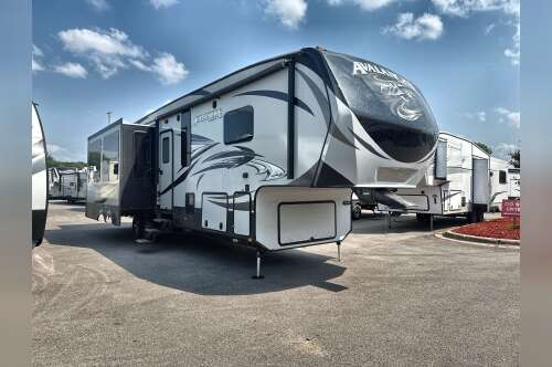 2016 Keystone AVALANCHE 355RK in forest lake MN