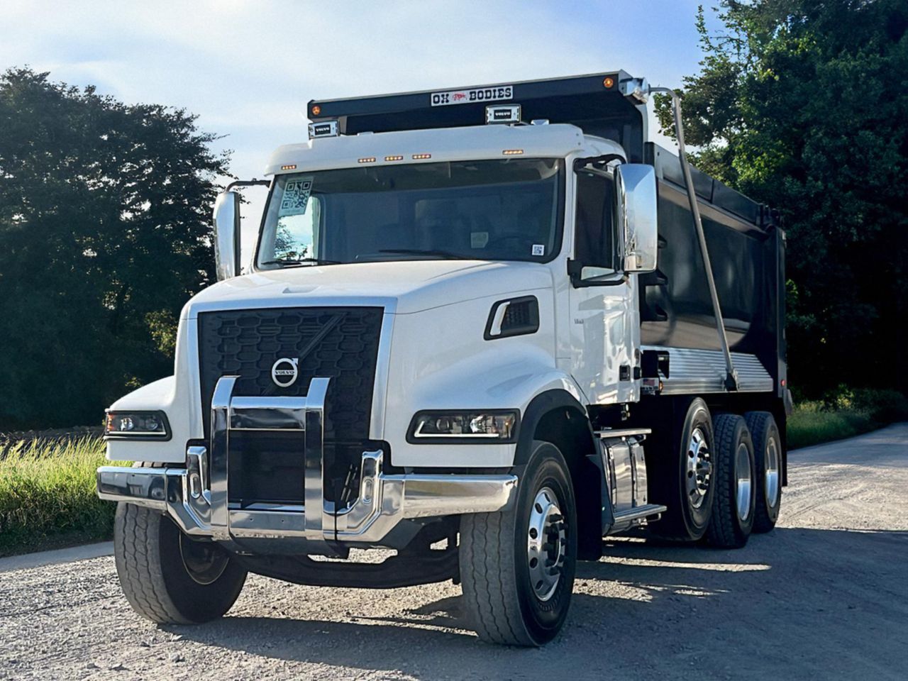 2025 VOLVO VHD in Commerce City, CO