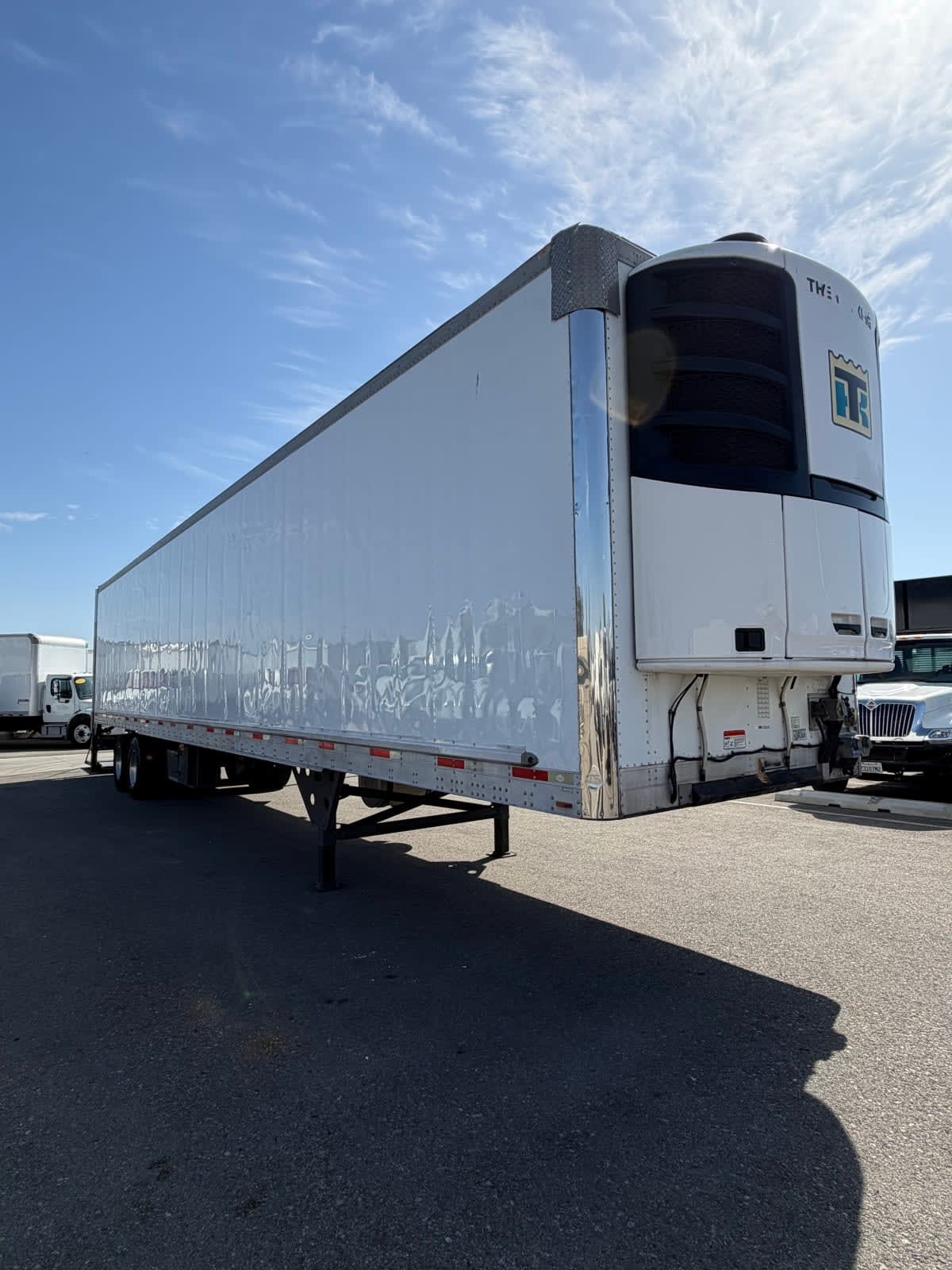 2016 UTILITY TRAILERS VS2RA 48/162/102 in Fontana, CA