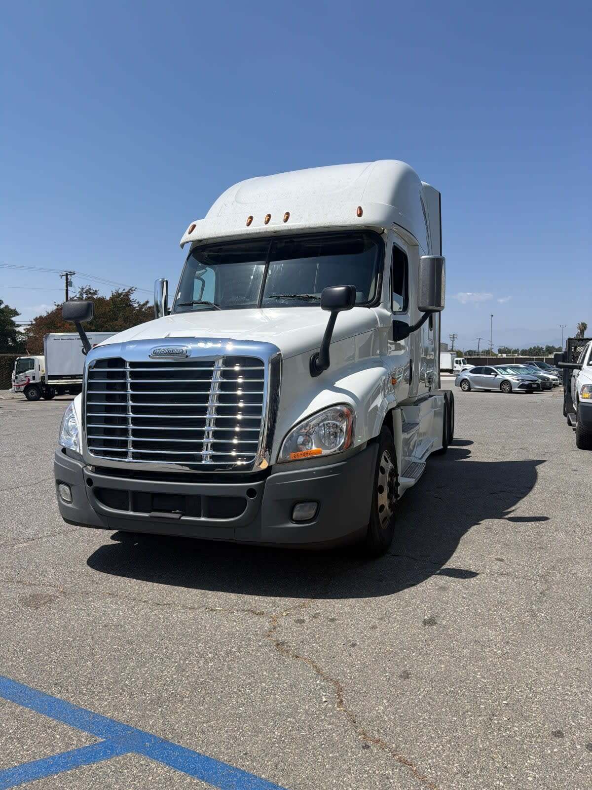 2019 FREIGHTLINER CASCADIA 125 in Pomona, CA