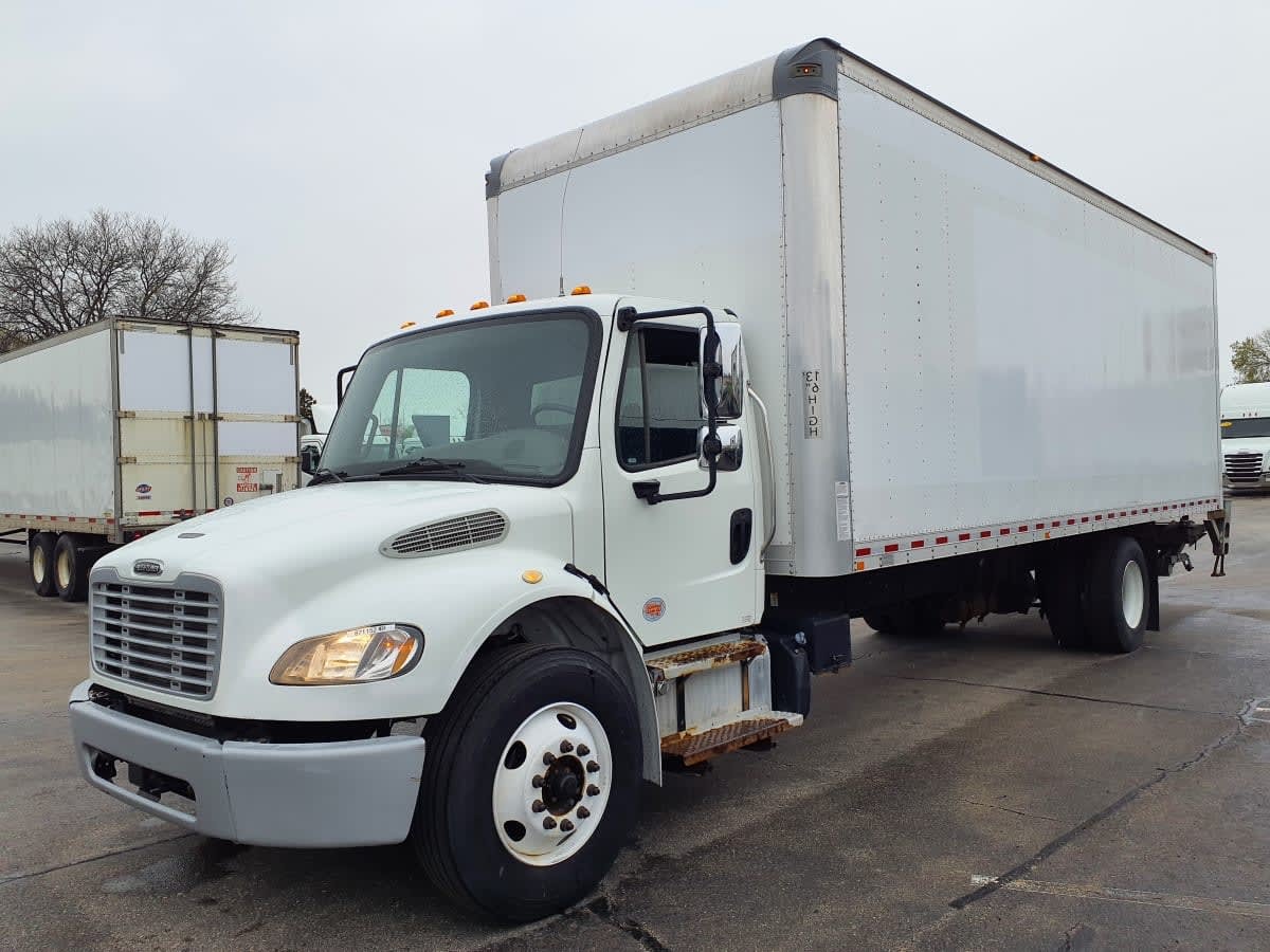 2019 FREIGHTLINER BUSINESS CLASS M2 106 in Oak Creek, WI