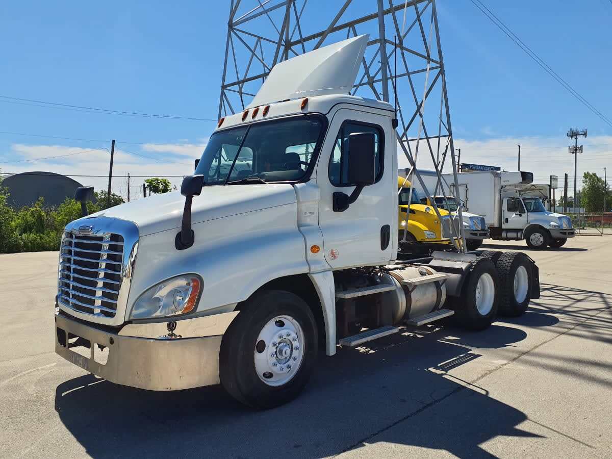 2019 FREIGHTLINER CASCADIA 125 in Indianapolis, IN