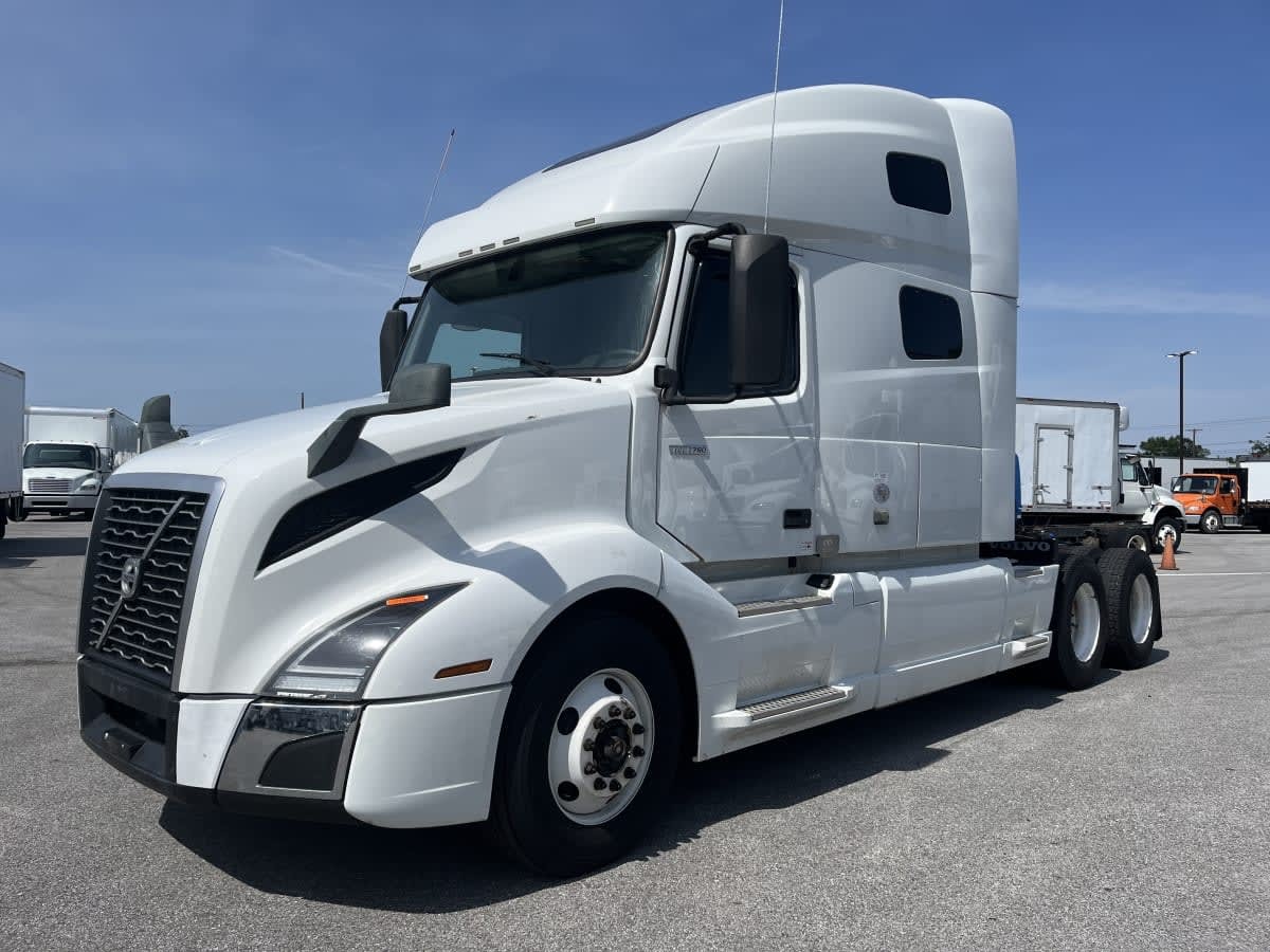 2021 VOLVO VNL64T-760 in Laurel, MD