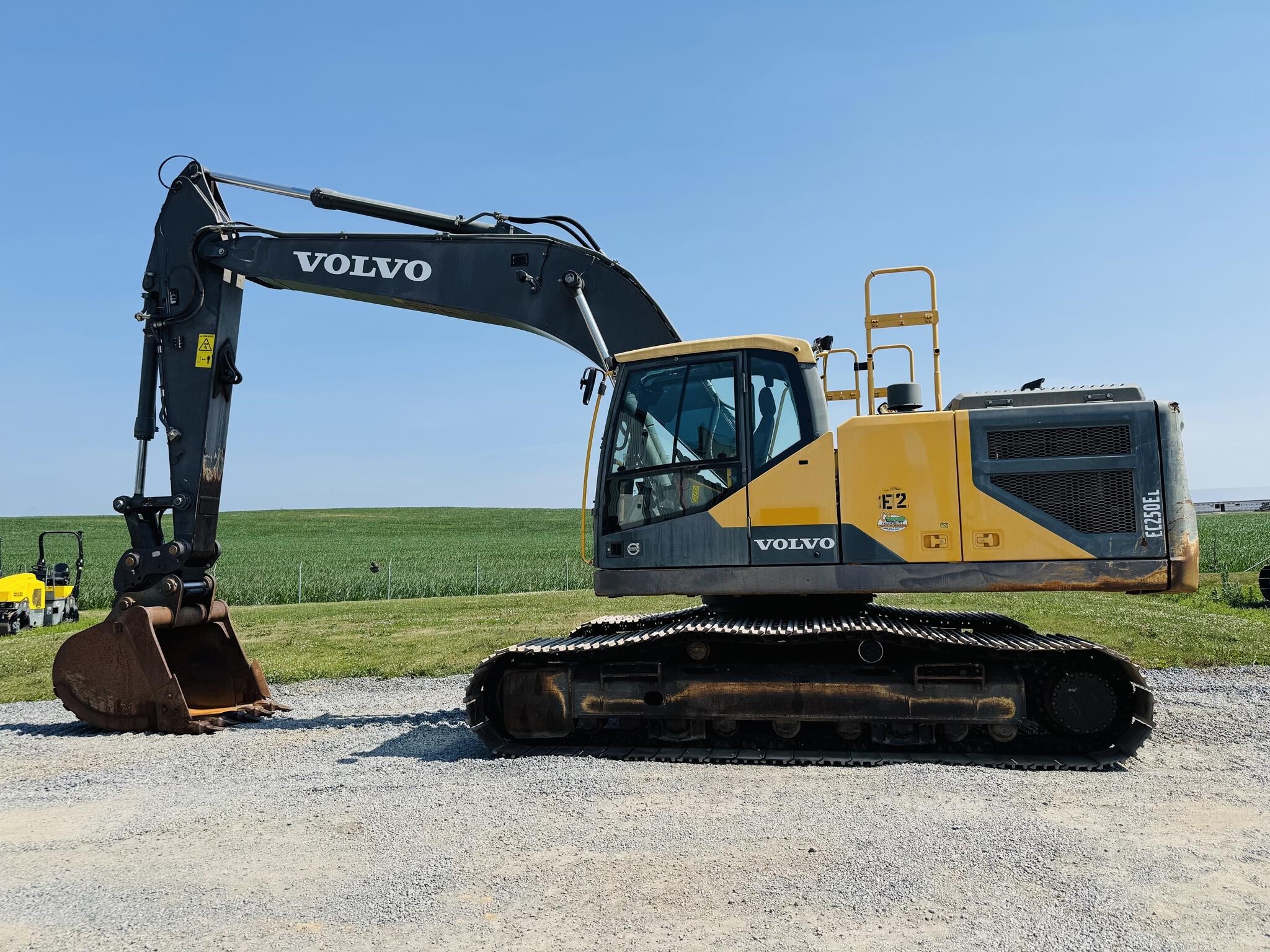 2015 VOLVO EC250EL in Womelsdorf, PA