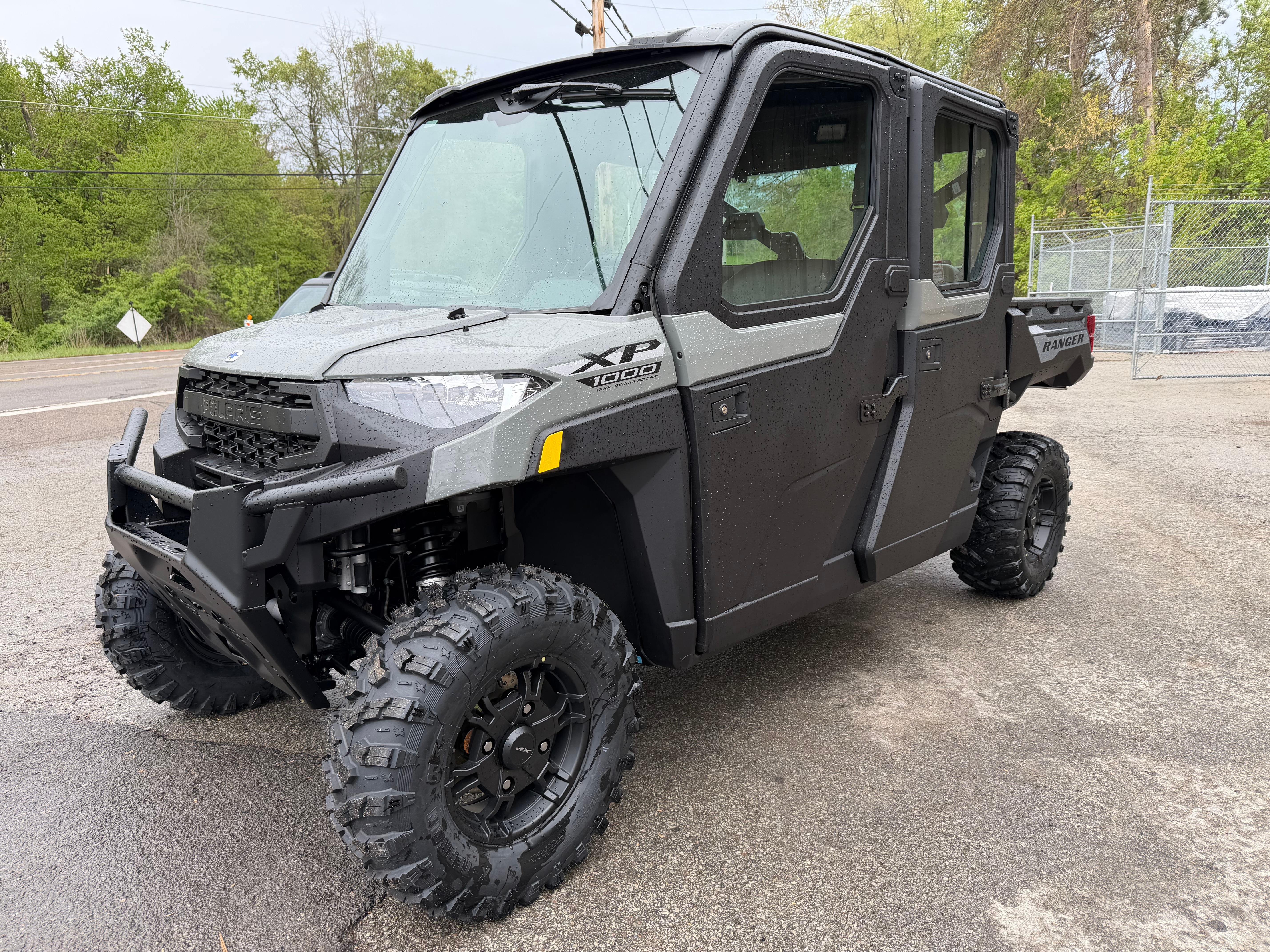 2027 Polaris Ranger Crew XP 1000 Cab BASE in chicora PA