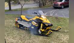 2009 Ski-Doo MXZ 600R E TEC Snowmobile snowmobile