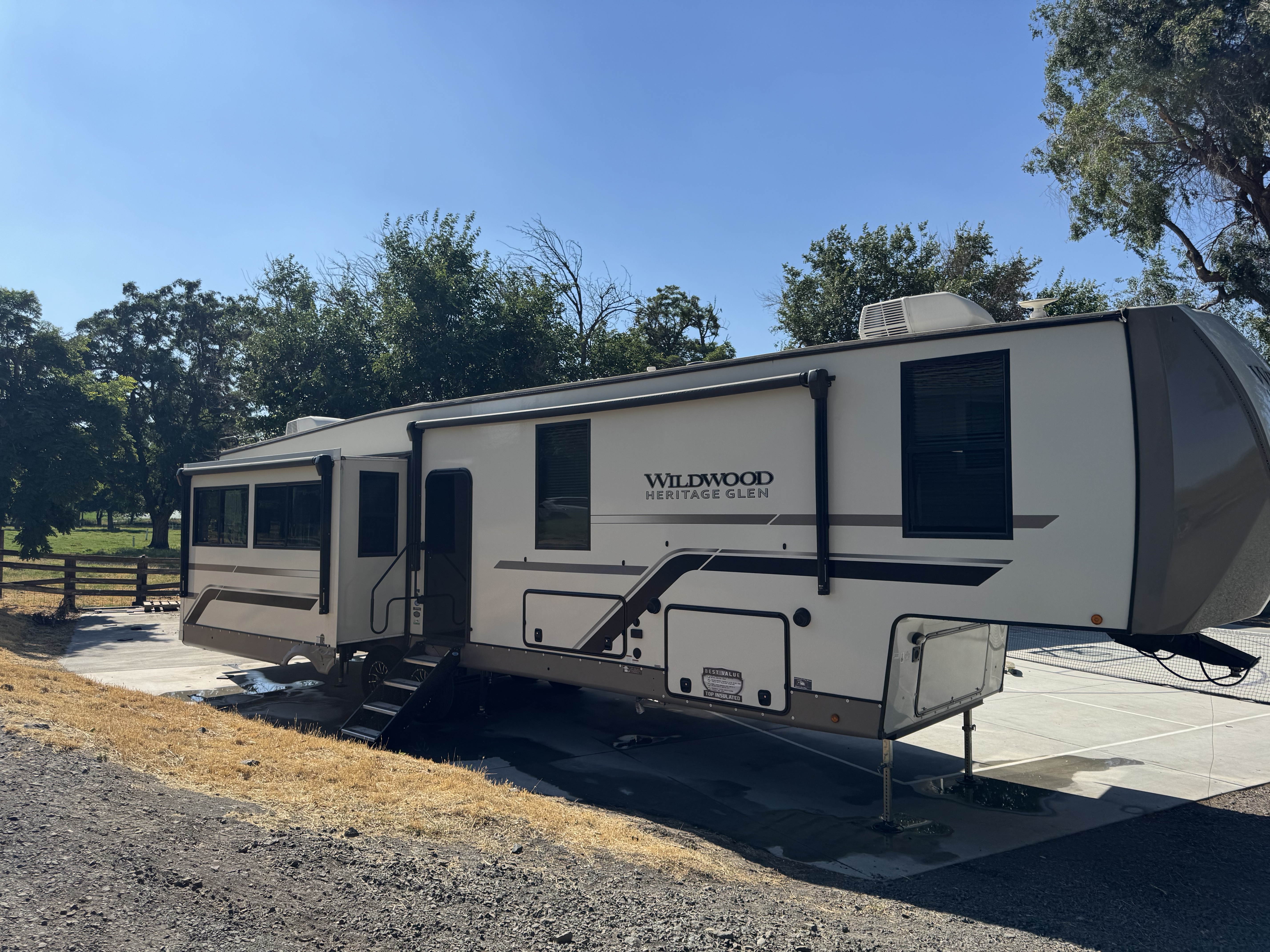 2024 Forest River WILDWOOD HERITAGE GLEN 369BL RV