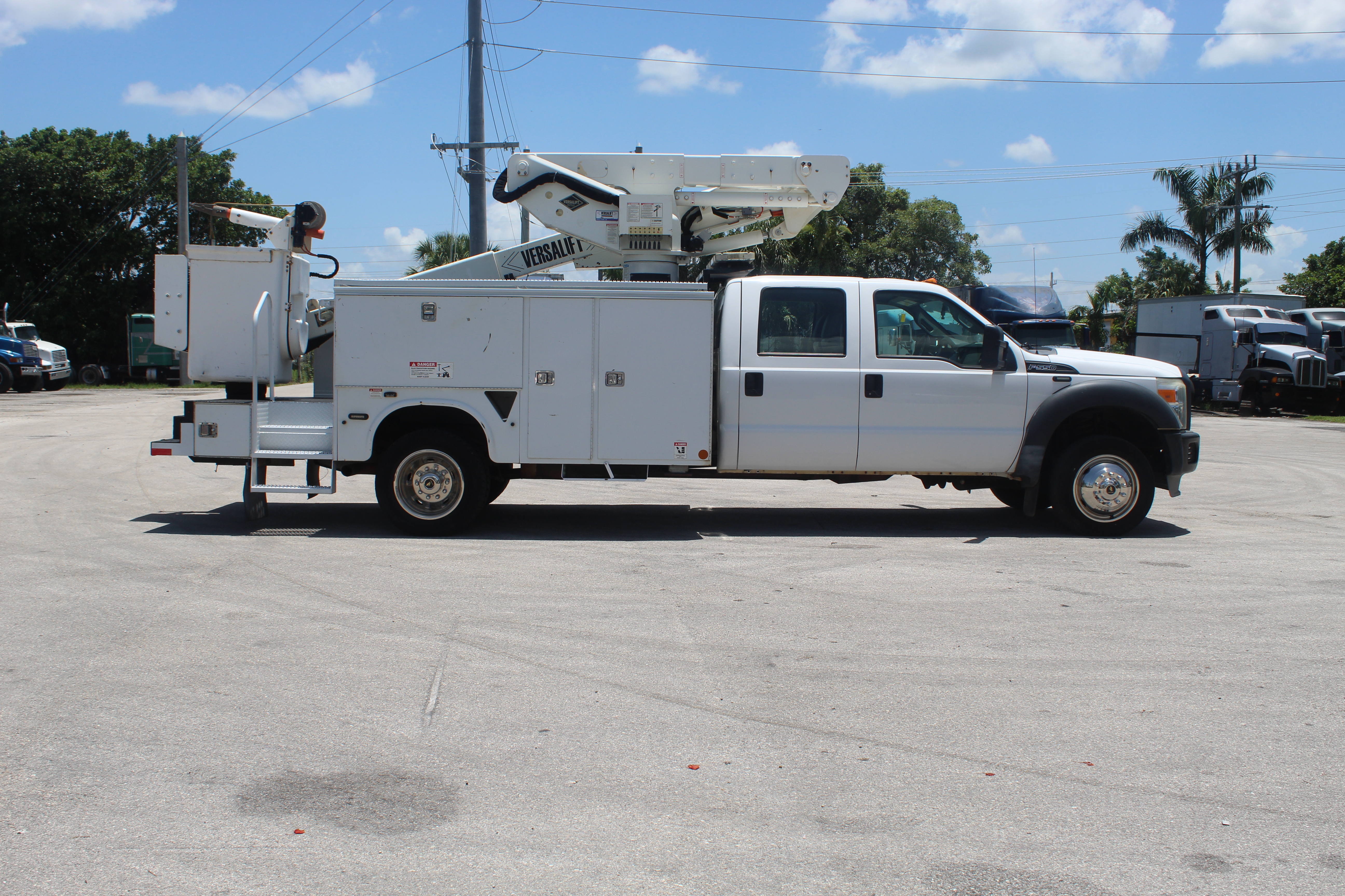 2013 FORD F550 in Belle Glade, FL
