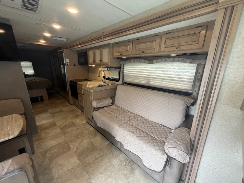 2018 THOR MOTOR COACH WINDSPORT 29M