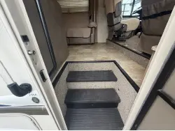 2018 THOR MOTOR COACH WINDSPORT 29M