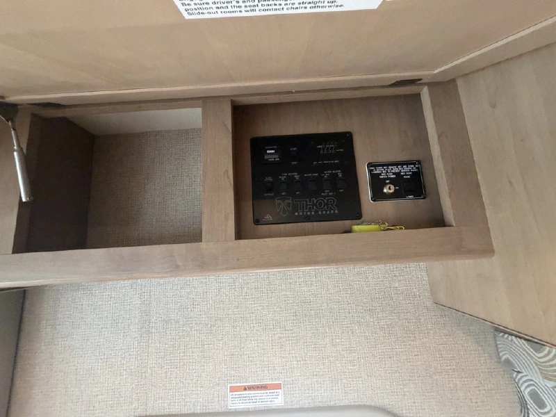 2018 THOR MOTOR COACH WINDSPORT 29M